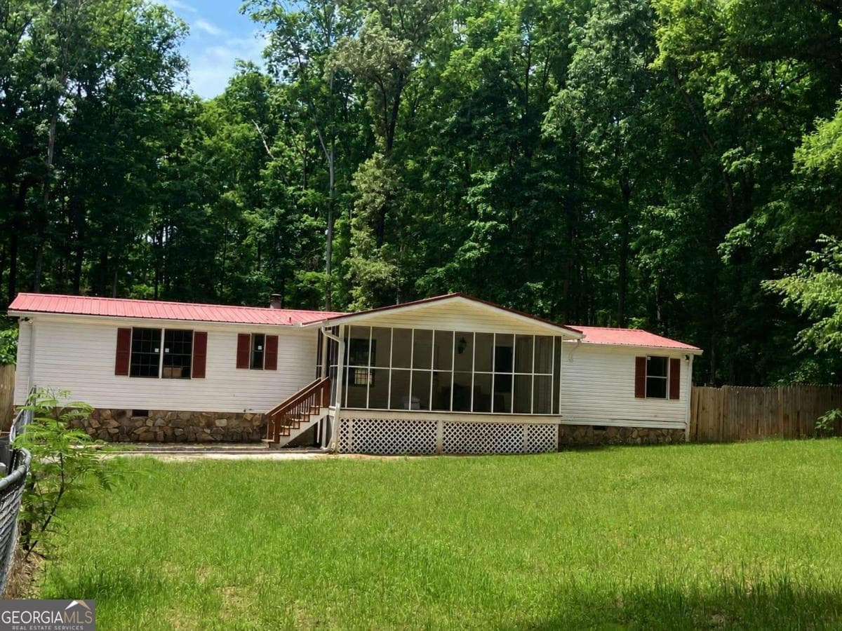 3 bedroom, 3 bathroom manufactured home,single family residence sold at 400 Kellogg Drive, Colbert, GA 30628
