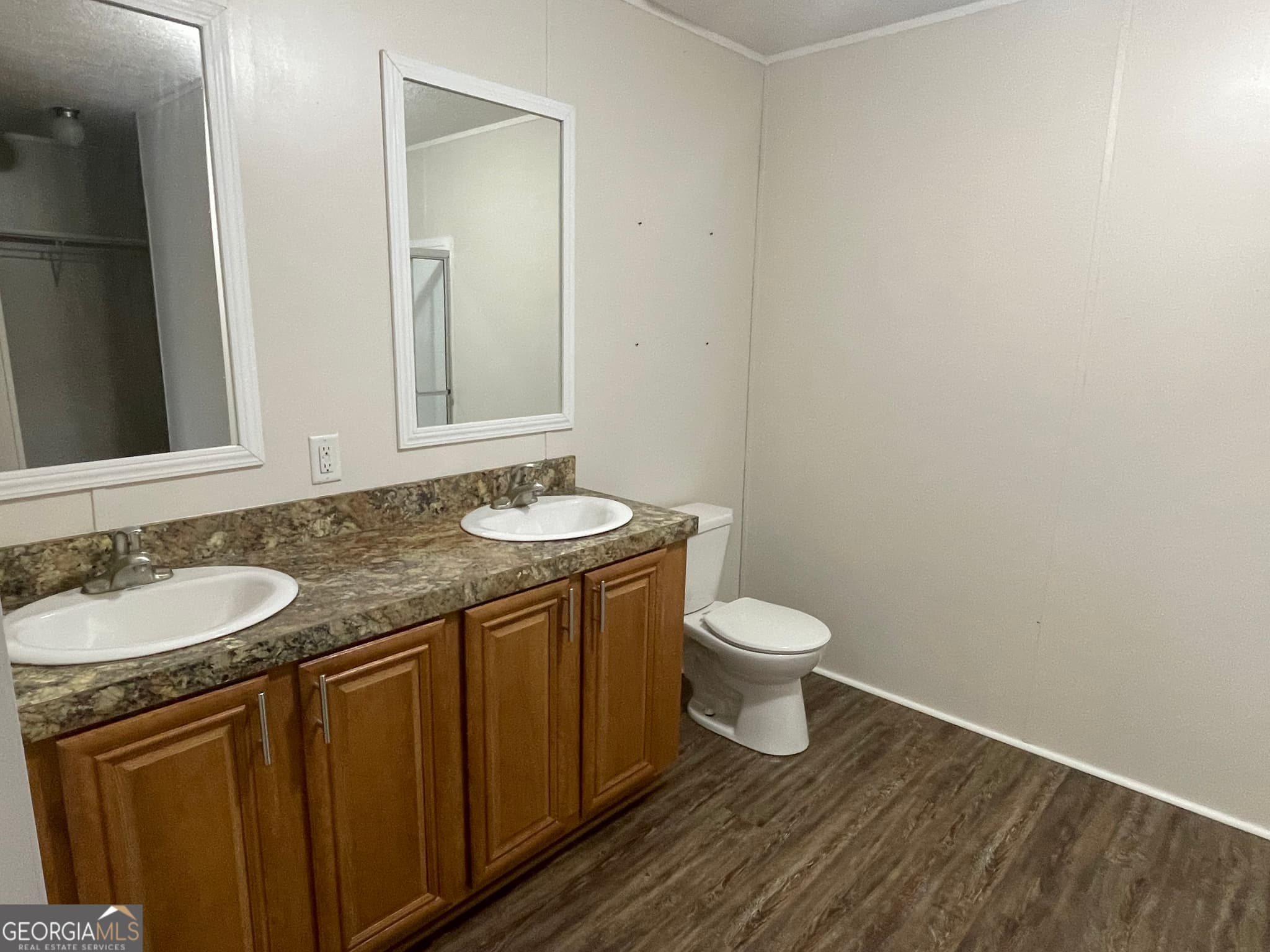 3 bedroom, 2 bathroom, 1,216 sq ft manufactured home,single family residence for sale at 1153 Midway Church Road, Baxley, GA 31513 — photo 7