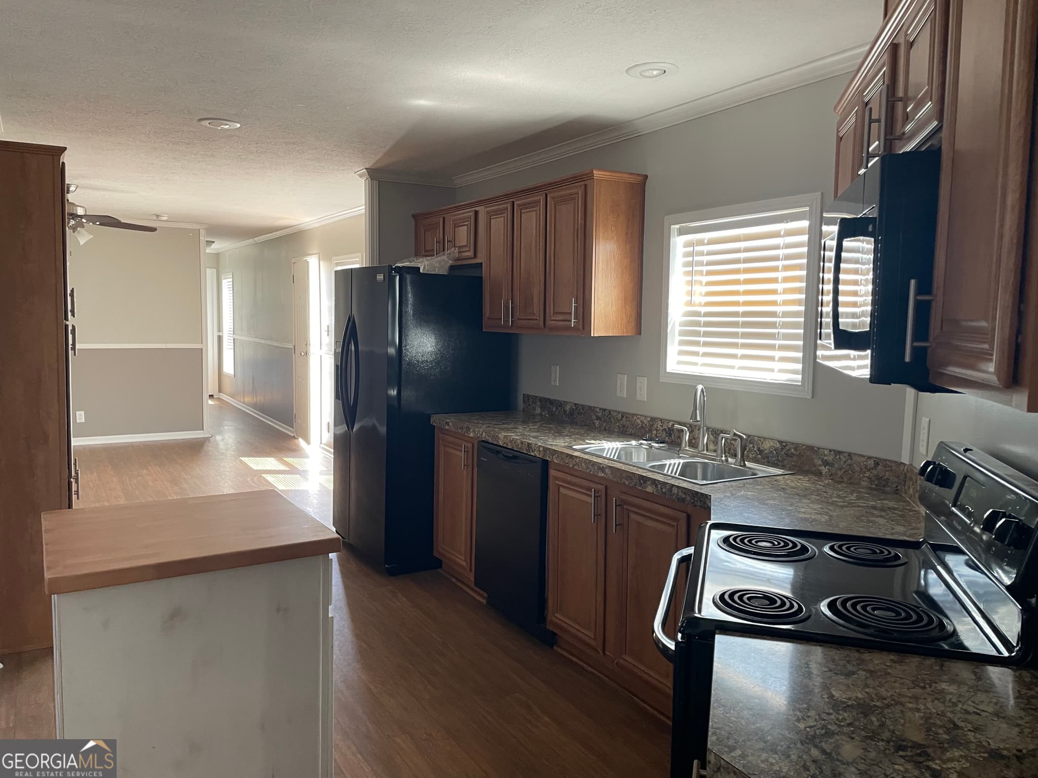 3 bedroom, 2 bathroom, 1,216 sq ft manufactured home,single family residence for sale at 1153 Midway Church Road, Baxley, GA 31513 — photo 3