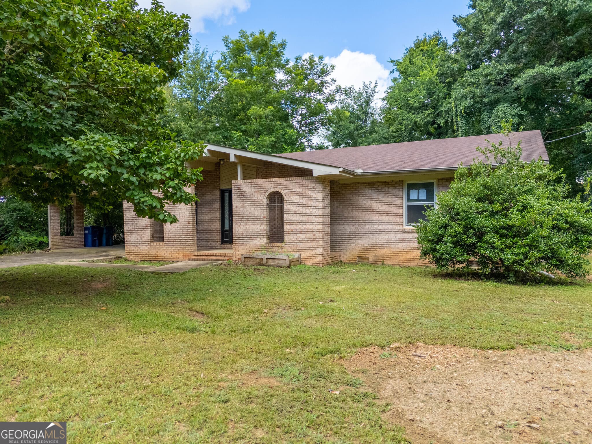 3 bedroom, 3 bathroom, 1,470 sq ft single family residence sold at 906 Pinecliff Drive, Oxford, AL 36203