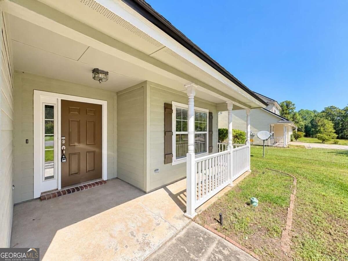 3 bedroom, 2.5 bathroom, 1,575 sq ft single family residence for rent at 313 Gary Circle, St. Marys, GA 31558 for $1,850 a month — photo 3