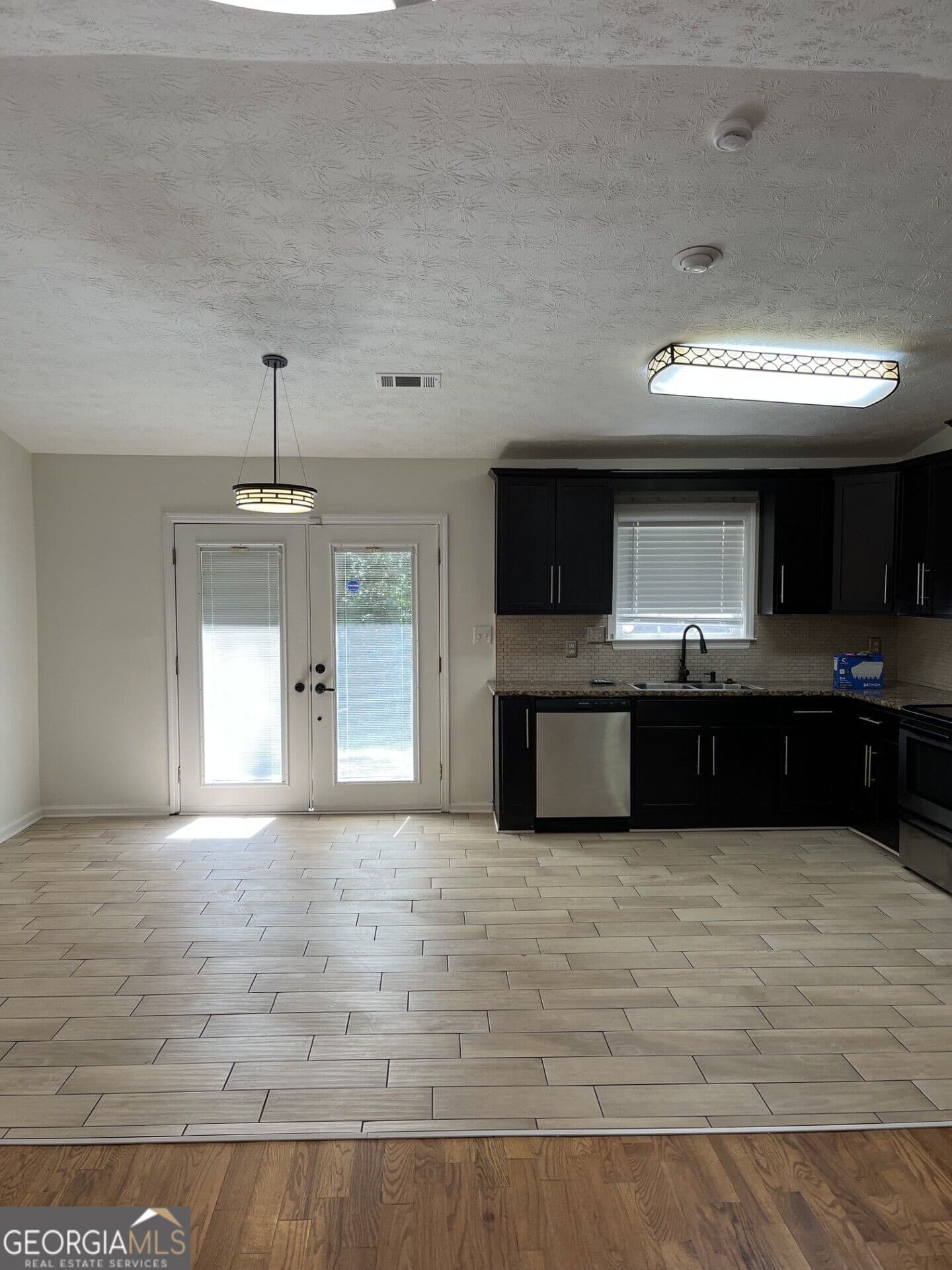 3 bedroom, 3 bathroom, 2,020 sq ft single family residence for sale at 360 River Chase Drive, Athens, GA 30605 — photo 9