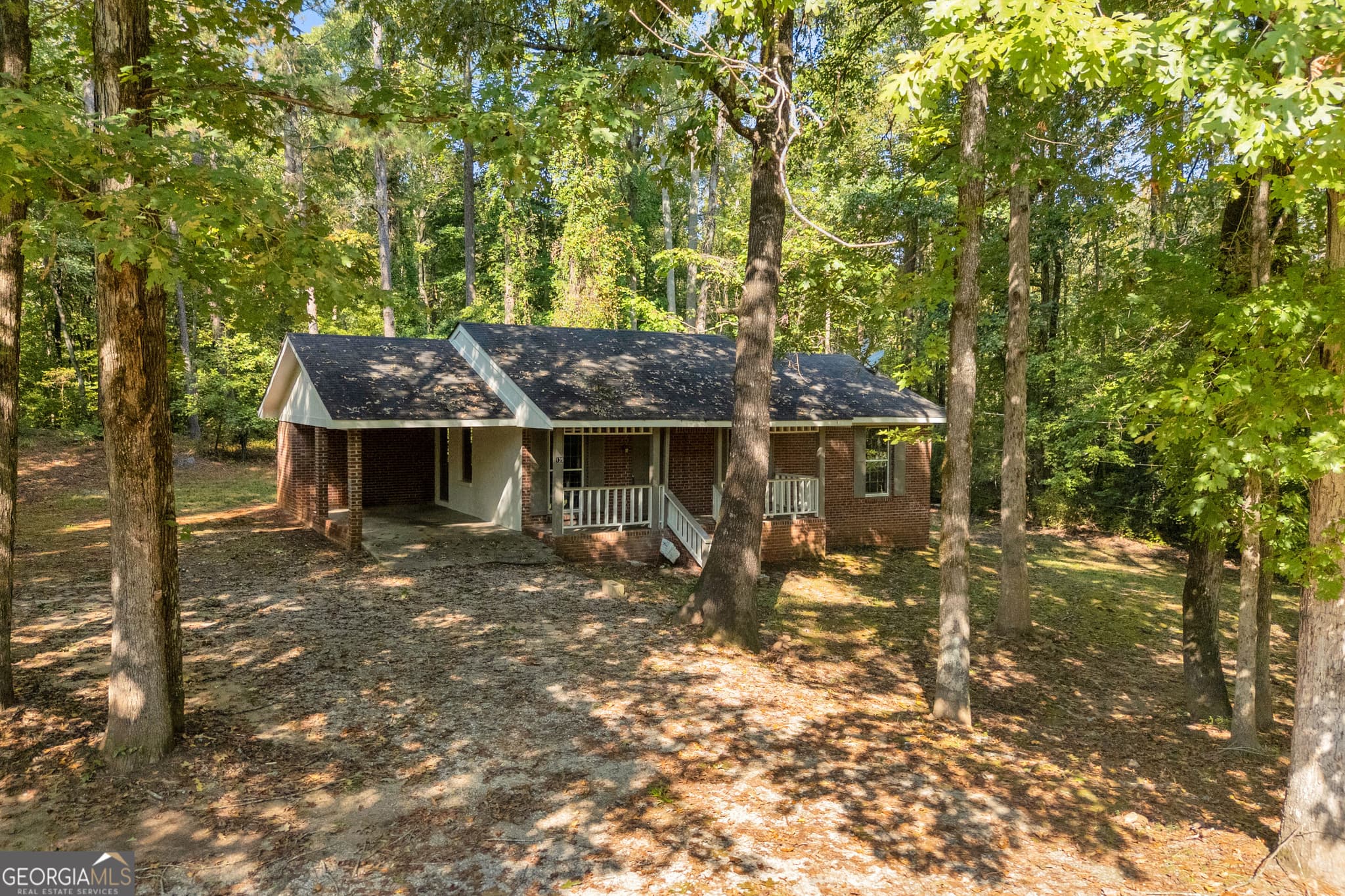 3 bedroom, 1 bathroom, 1,124 sq ft single family residence for sale at 135 Sara Drive, Covington, GA 30014 — photo 2
