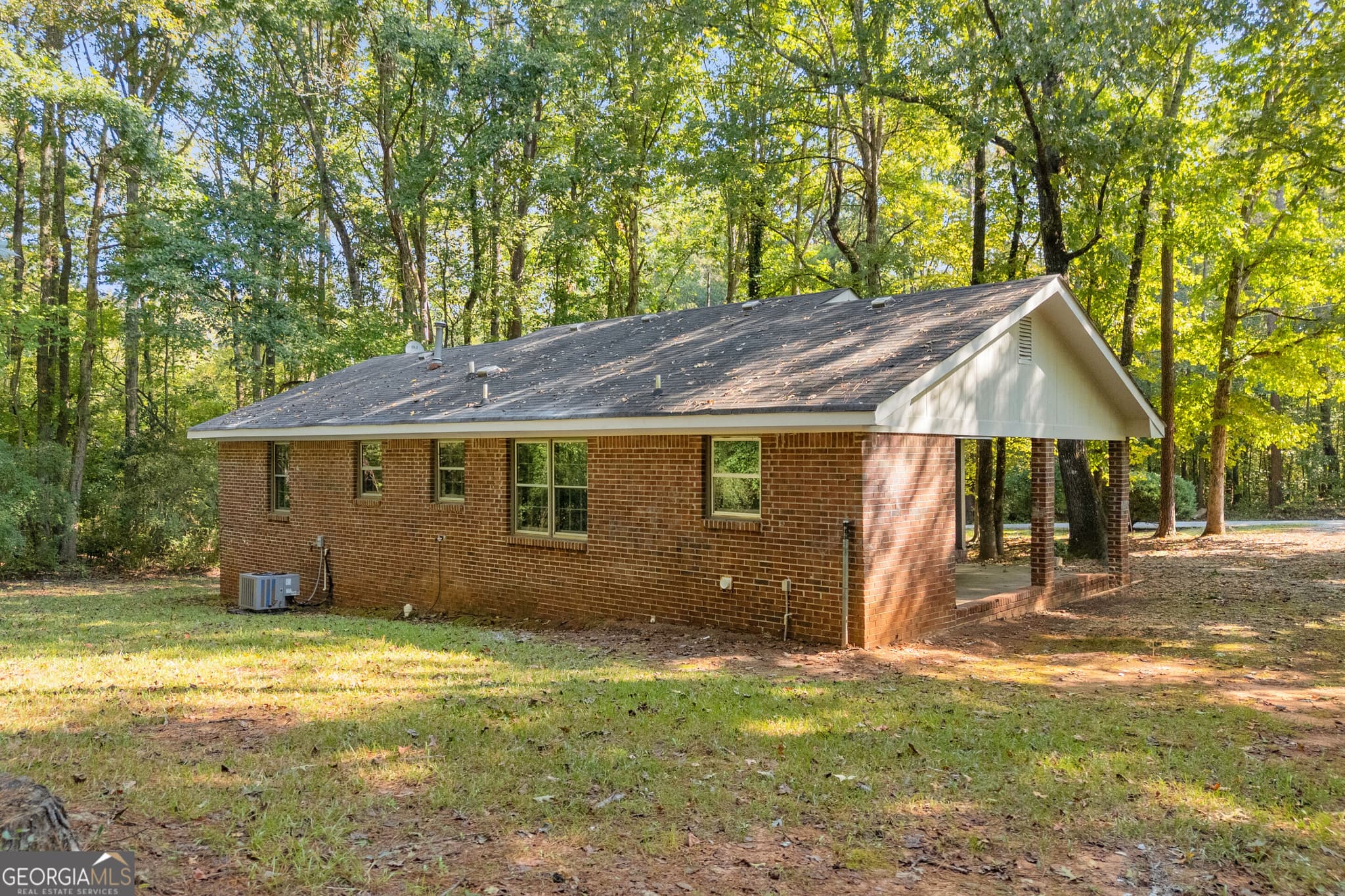 3 bedroom, 1 bathroom, 1,124 sq ft single family residence for sale at 135 Sara Drive, Covington, GA 30014 — photo 7