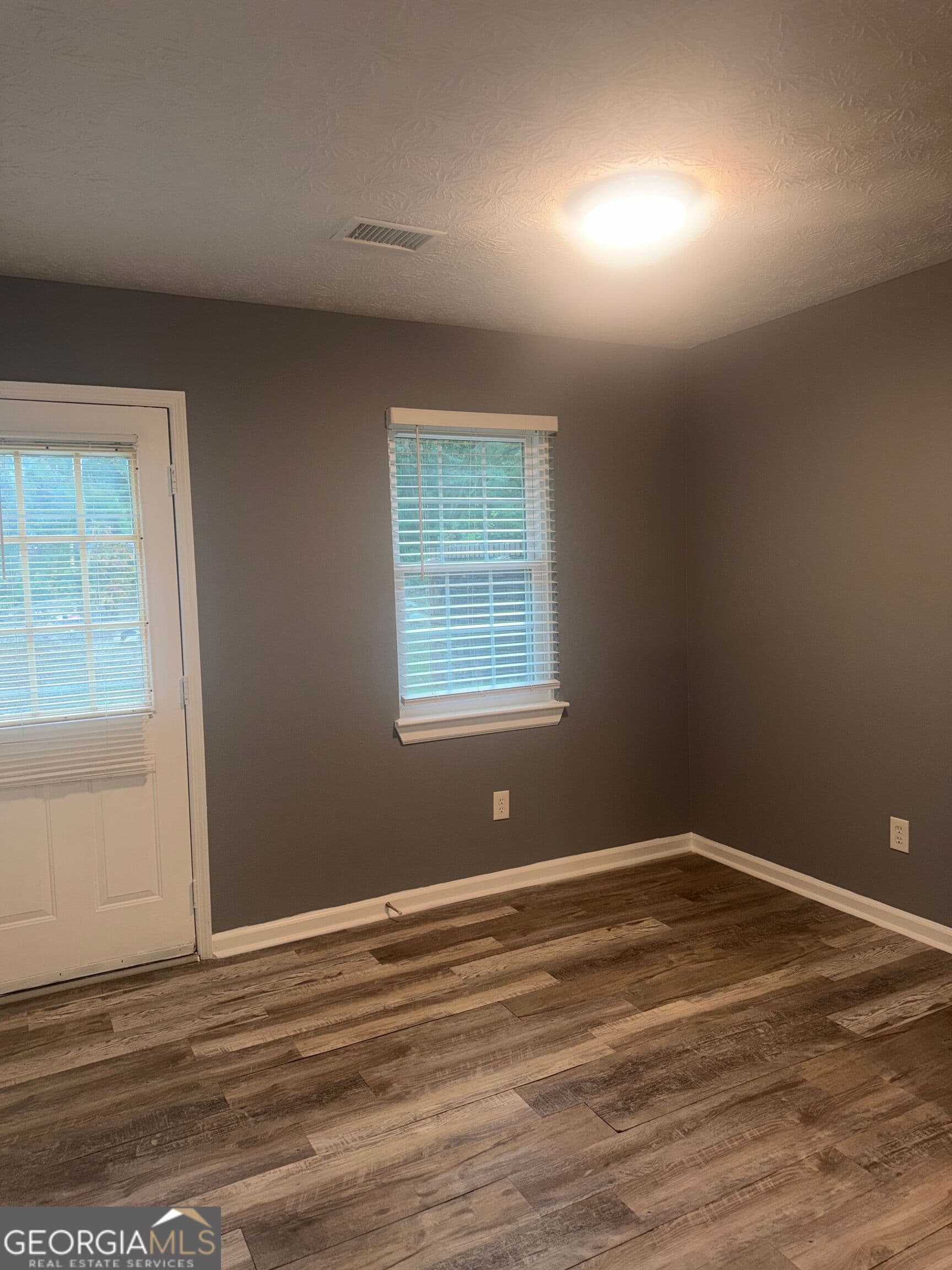 2 bedroom, 1 bathroom, 976 sq ft duplex for rent at 5846 Trammell Road, Morrow, GA 30260 for $1,350 a month — photo 5