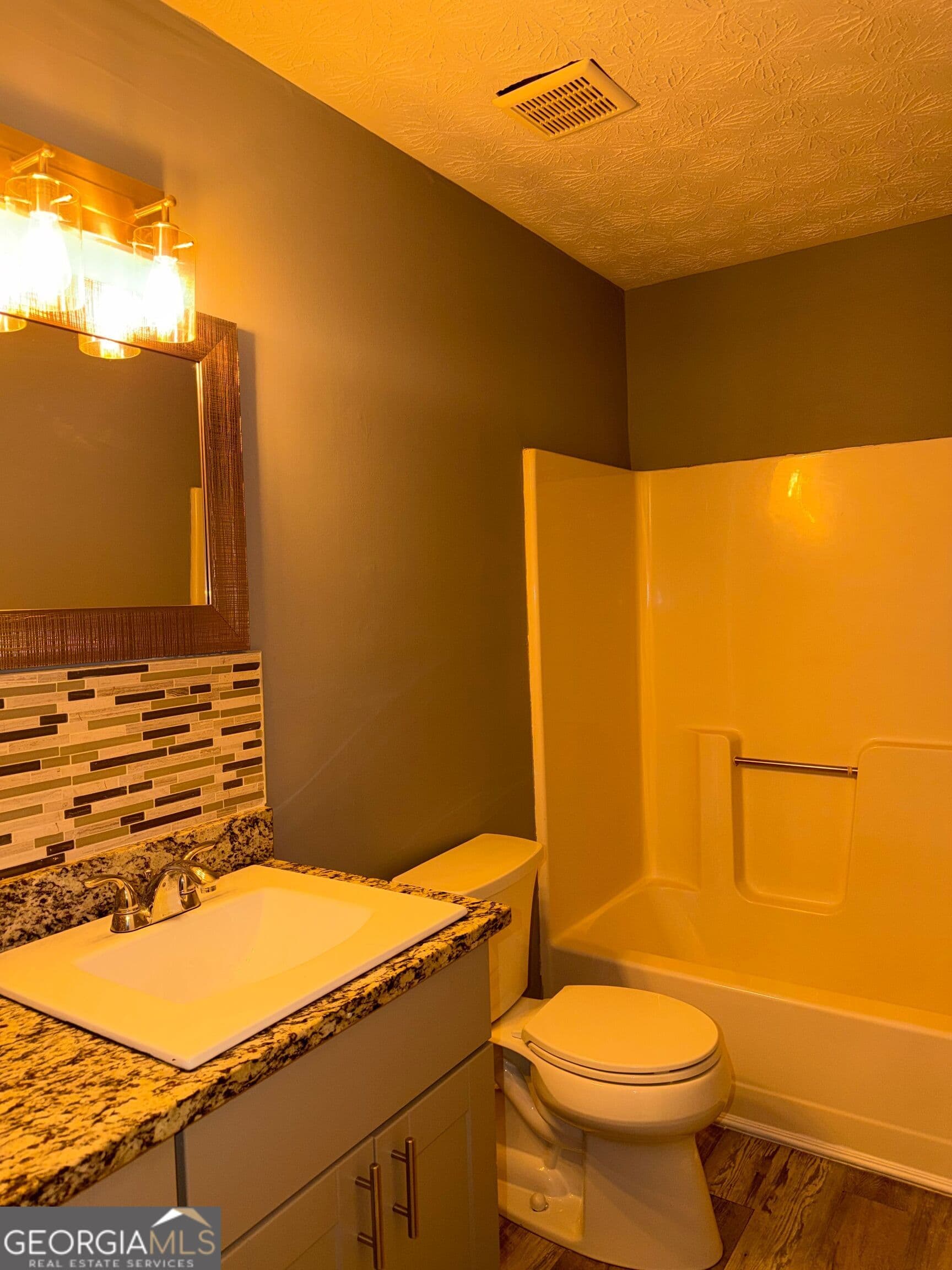 2 bedroom, 1 bathroom, 976 sq ft duplex for rent at 5846 Trammell Road, Morrow, GA 30260 for $1,350 a month — photo 9