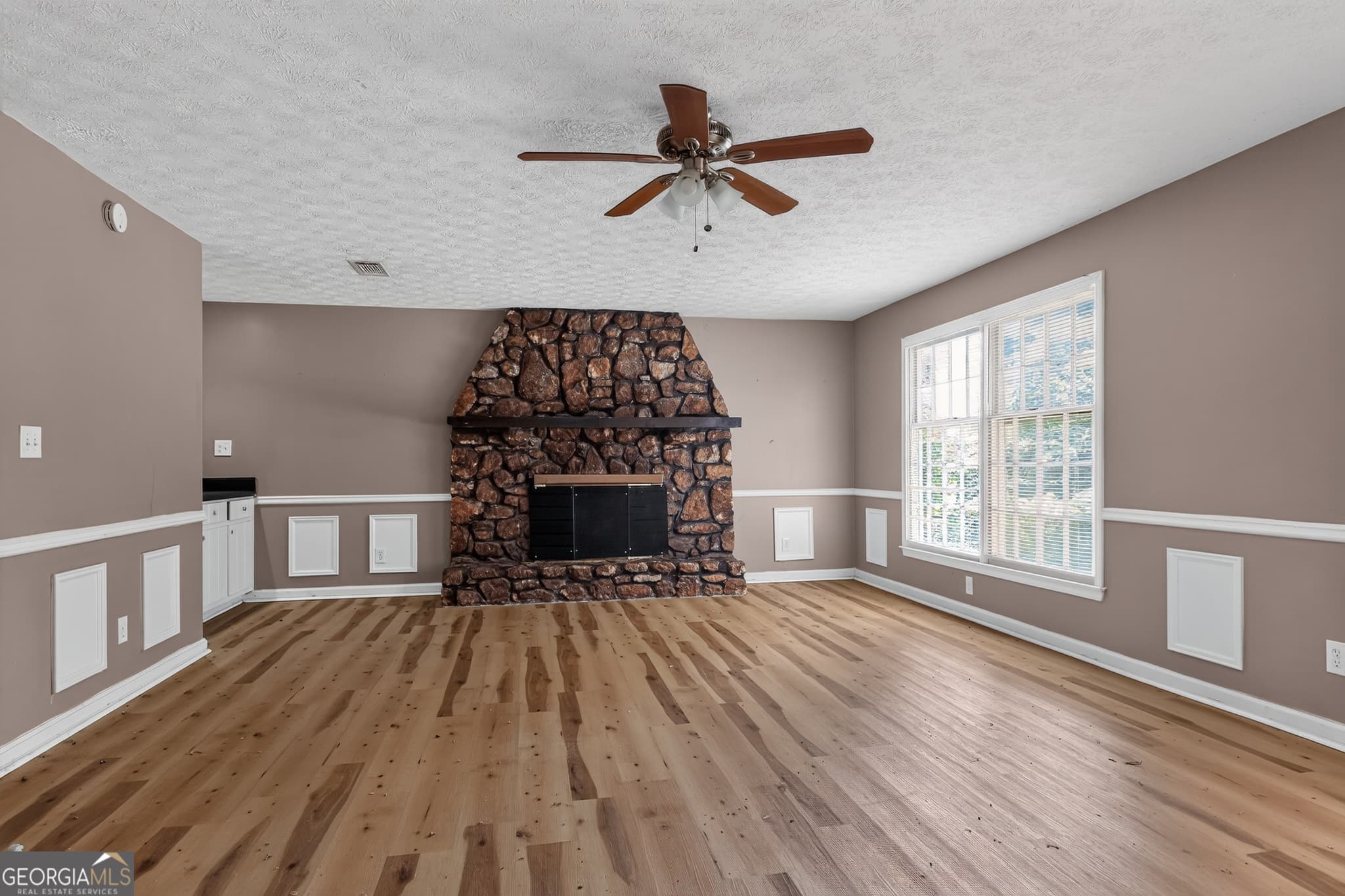 4 bedroom, 3 bathroom, 3,065 sq ft single family residence for sale at 5151 Tara Creek Drive, Ellenwood, GA 30294 — photo 5
