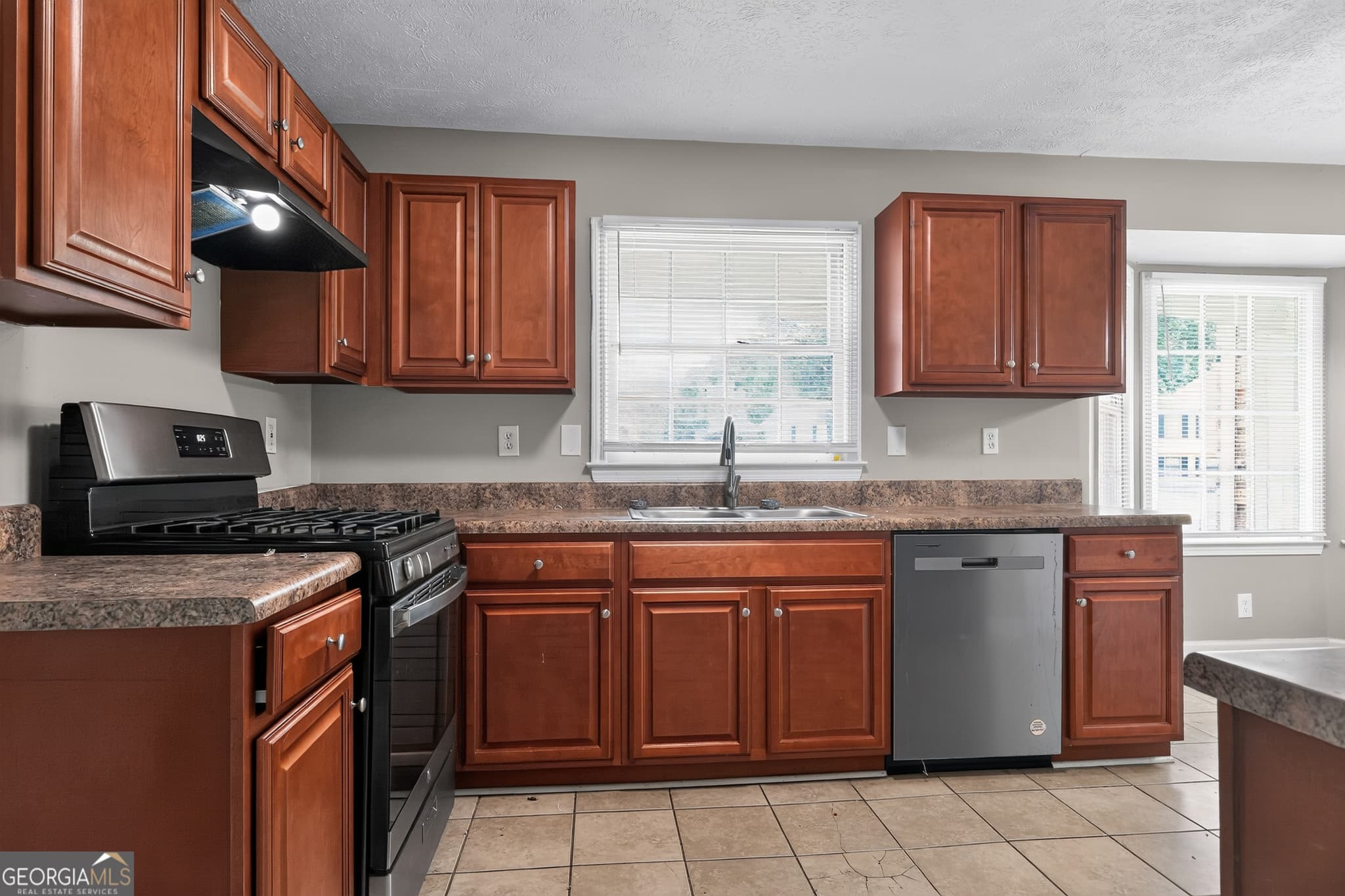 4 bedroom, 3 bathroom, 3,065 sq ft single family residence for sale at 5151 Tara Creek Drive, Ellenwood, GA 30294 — photo 9