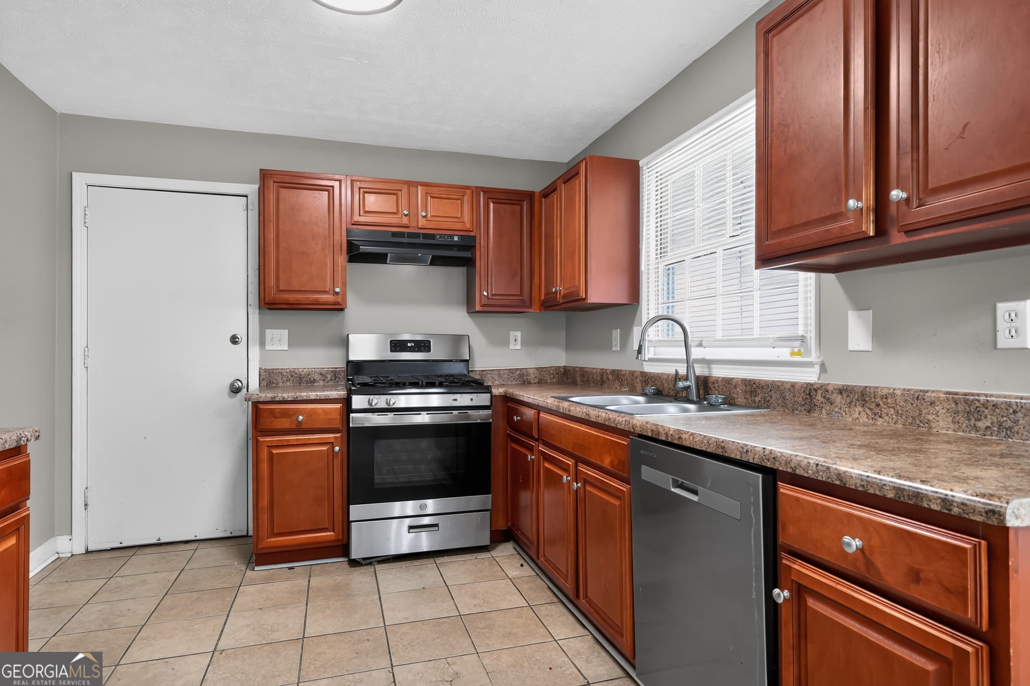 4 bedroom, 3 bathroom, 3,065 sq ft single family residence for sale at 5151 Tara Creek Drive, Ellenwood, GA 30294 — photo 10