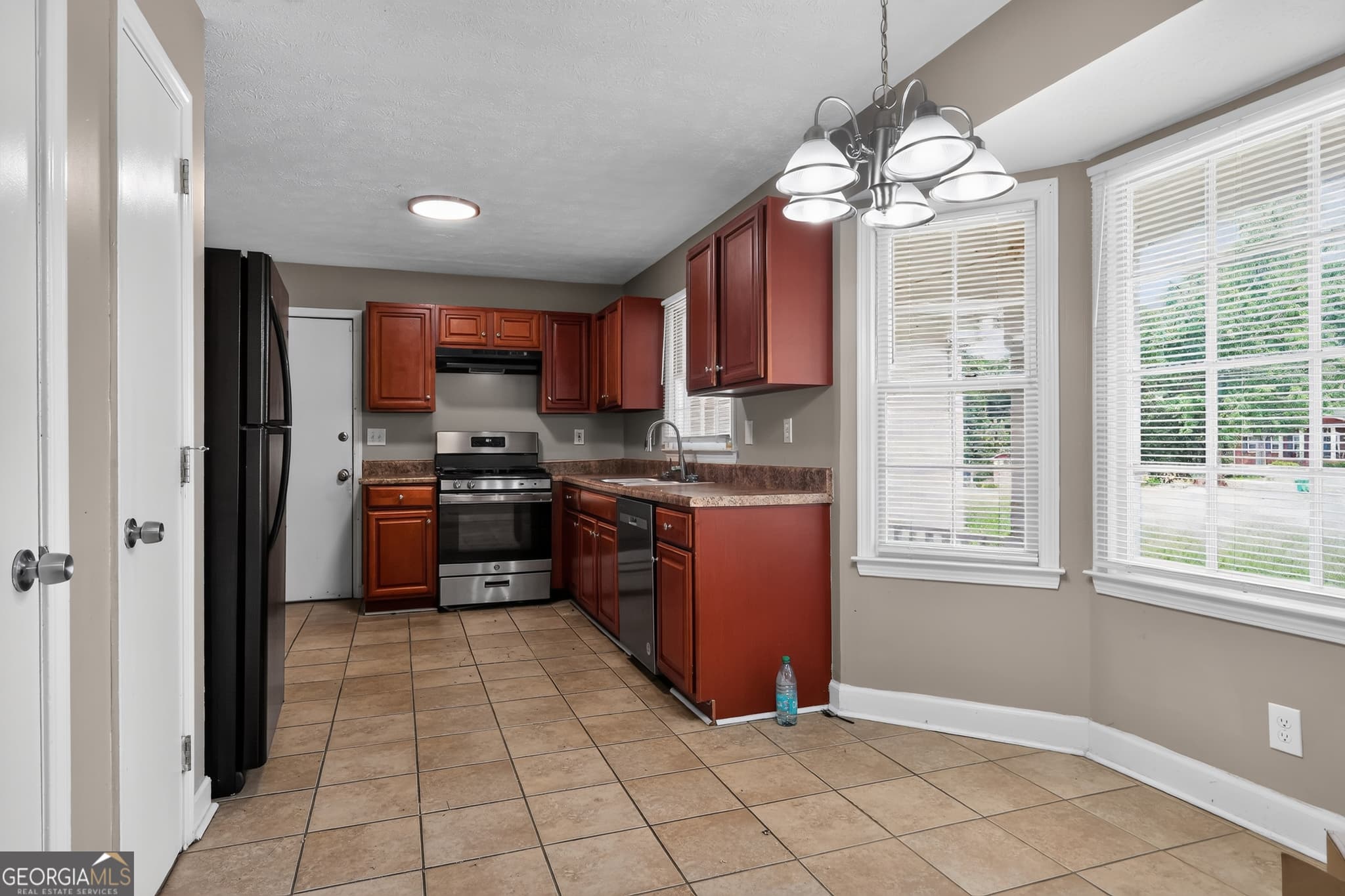 4 bedroom, 3 bathroom, 3,065 sq ft single family residence for sale at 5151 Tara Creek Drive, Ellenwood, GA 30294 — photo 8