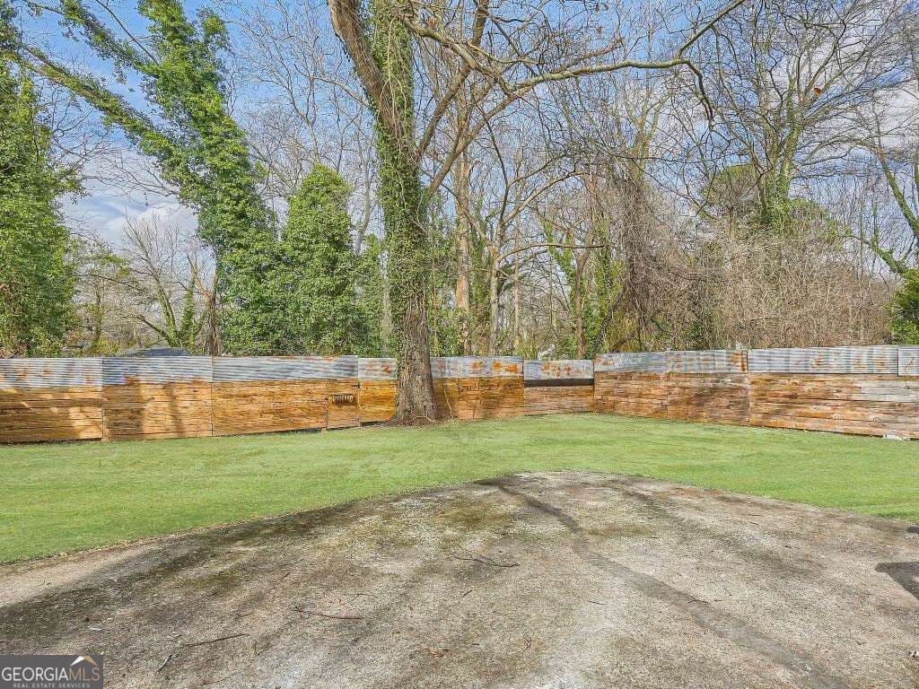 3 bedroom, 2 bathroom, 1,140 sq ft single family residence for sale at 1385 Campbellton Road, Atlanta, GA 30310 — photo 4