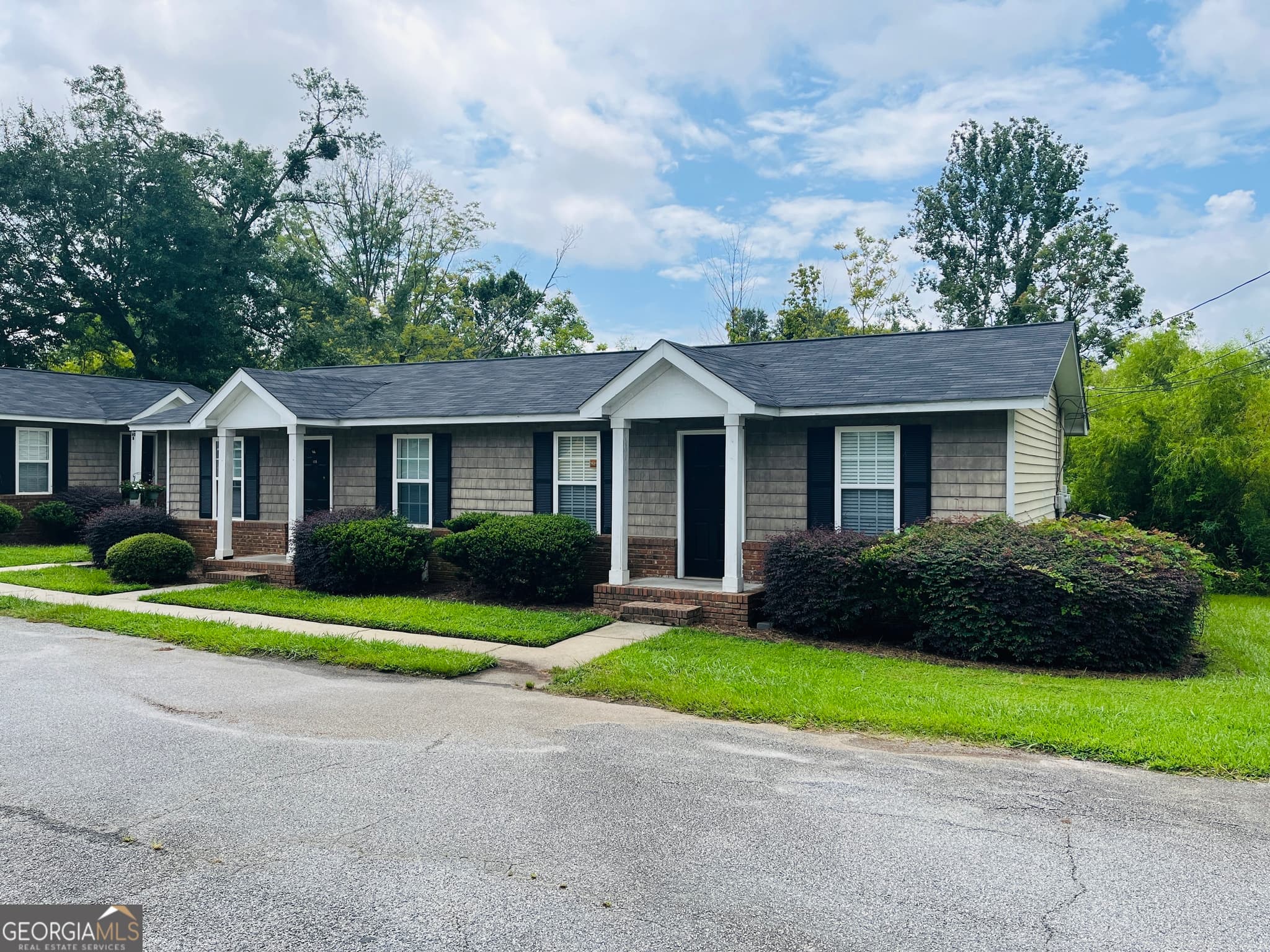 1 bedroom, 1 bathroom, 600 sq ft duplex for rent at 47 Robinson Street 42B, Newnan, GA 30263 for $950 a month — photo 2