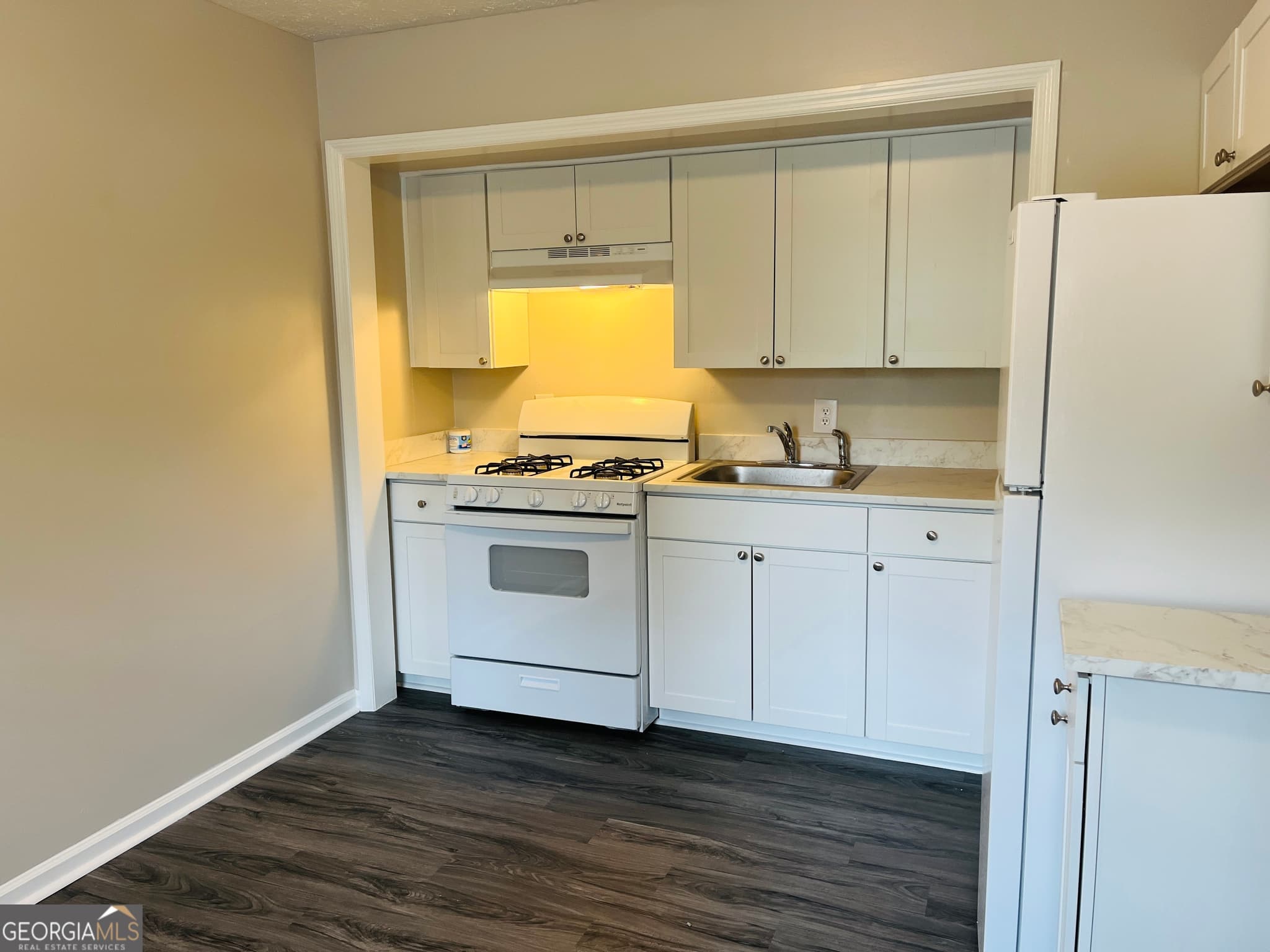 1 bedroom, 1 bathroom, 600 sq ft duplex for rent at 47 Robinson Street 42B, Newnan, GA 30263 for $950 a month — photo 6