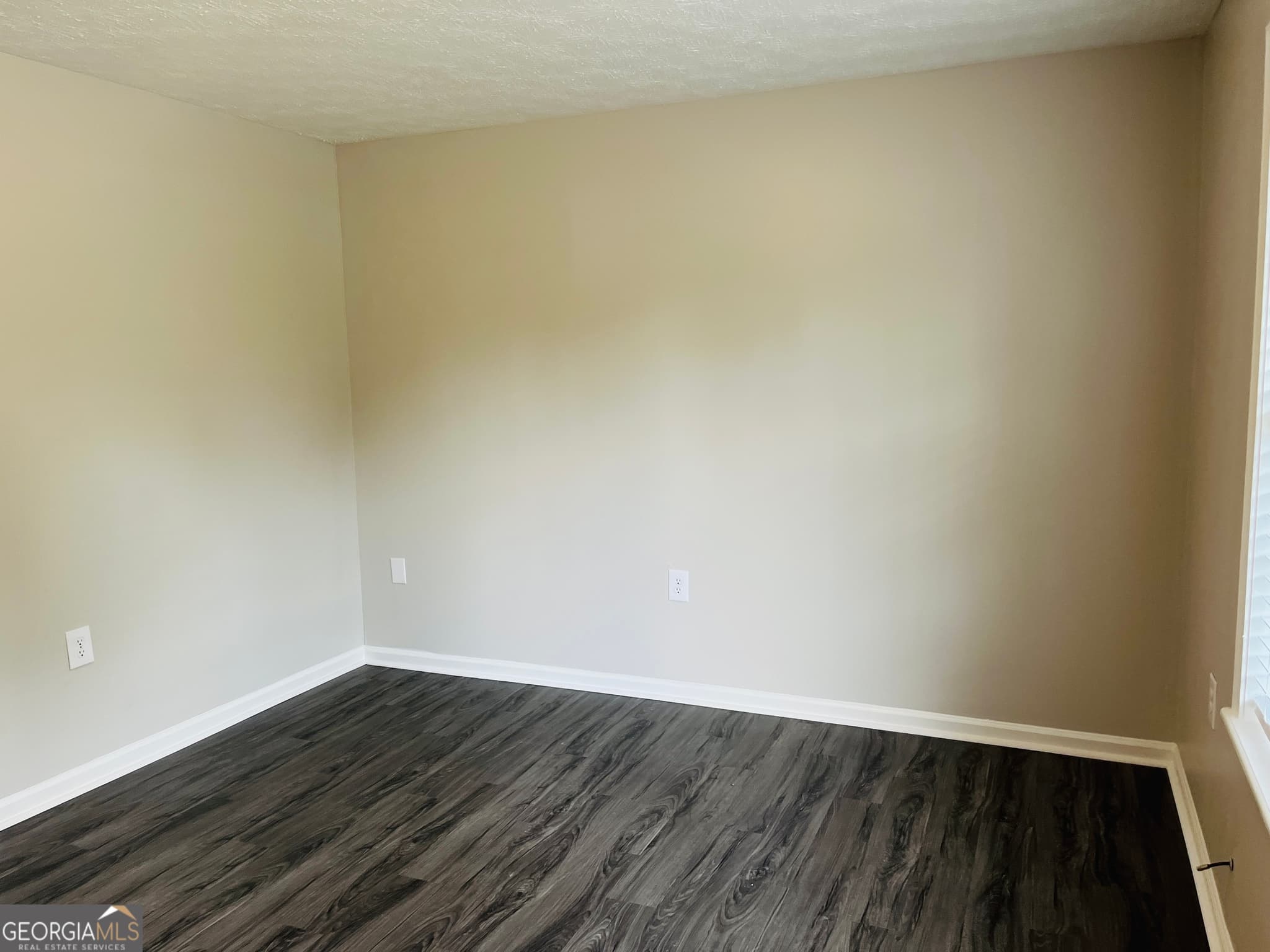 1 bedroom, 1 bathroom, 600 sq ft duplex for rent at 47 Robinson Street 42B, Newnan, GA 30263 for $950 a month — photo 3