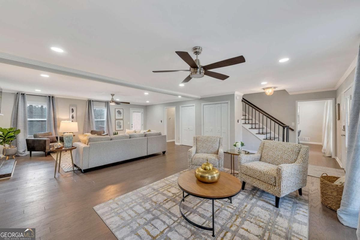 4 bedroom, 3.5 bathroom, 3,150 sq ft single family residence for rent at 6805 Wright Road, Atlanta, GA 30328 for $8,995 a month — photo 3