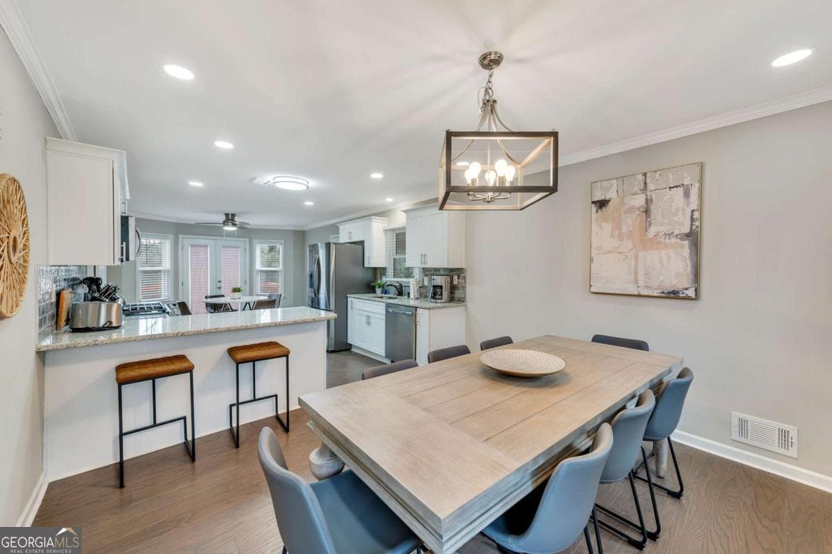 4 bedroom, 3.5 bathroom, 3,150 sq ft single family residence for rent at 6805 Wright Road, Atlanta, GA 30328 for $8,995 a month — photo 9