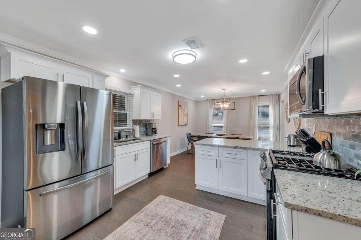 4 bedroom, 3.5 bathroom, 3,150 sq ft single family residence for rent at 6805 Wright Road, Atlanta, GA 30328 for $8,995 a month — photo 8