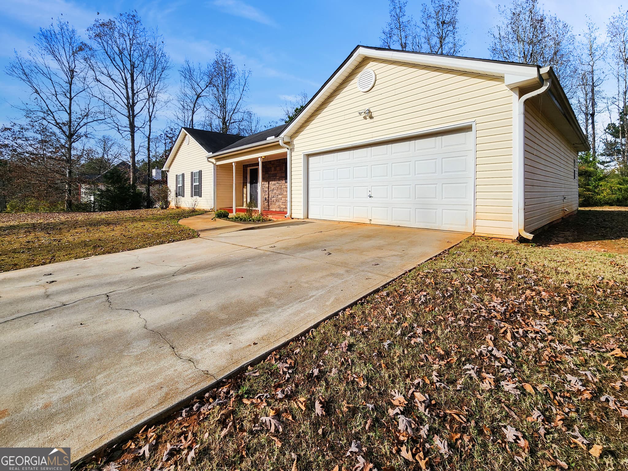 4 bedroom, 3 bathroom, 3,356 sq ft single family residence for rent at 25 Haywood Court, Covington, GA 30016 for $1,995 a month — photo 2