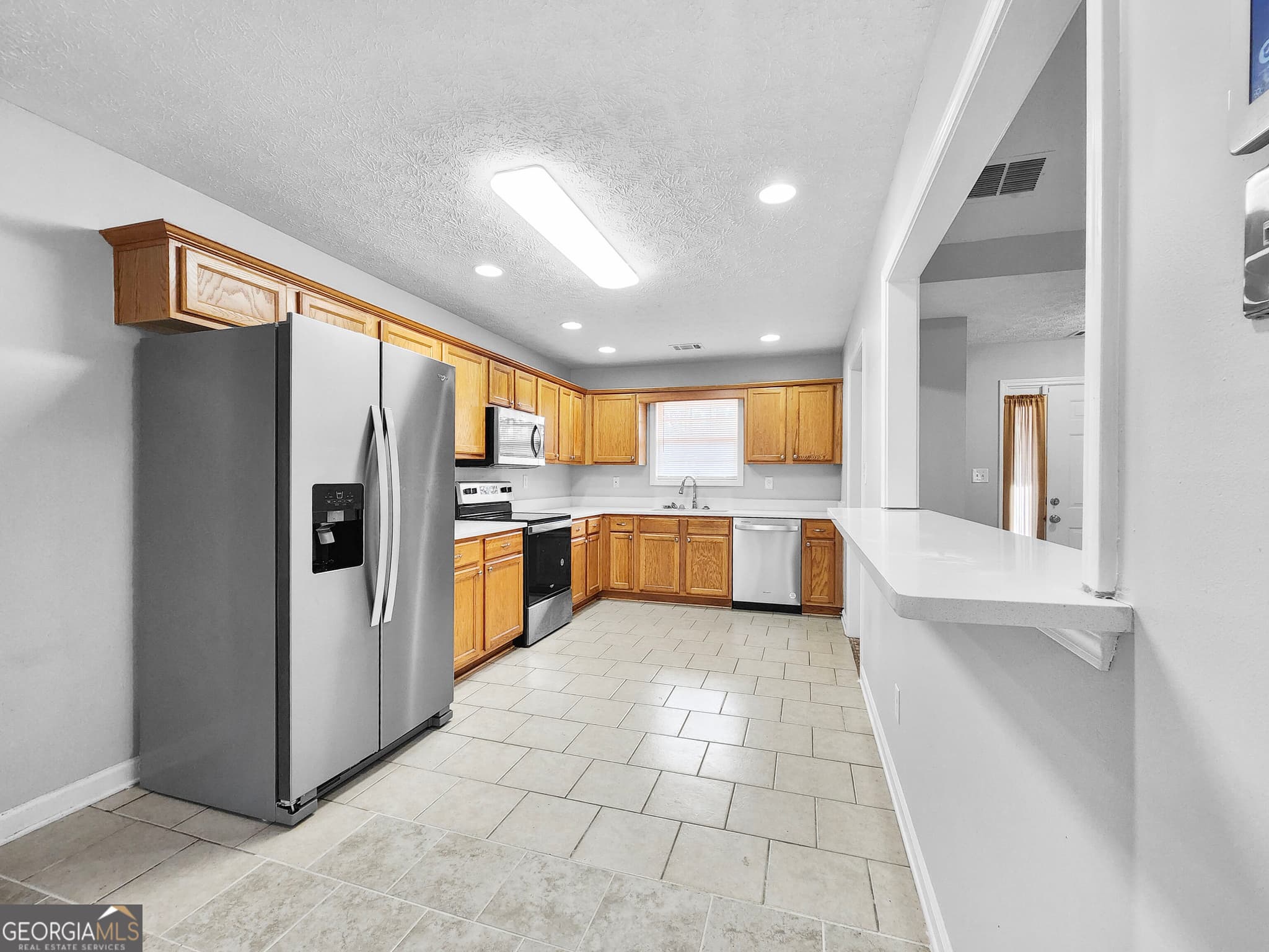 4 bedroom, 3 bathroom, 3,356 sq ft single family residence for rent at 25 Haywood Court, Covington, GA 30016 for $1,995 a month — photo 6