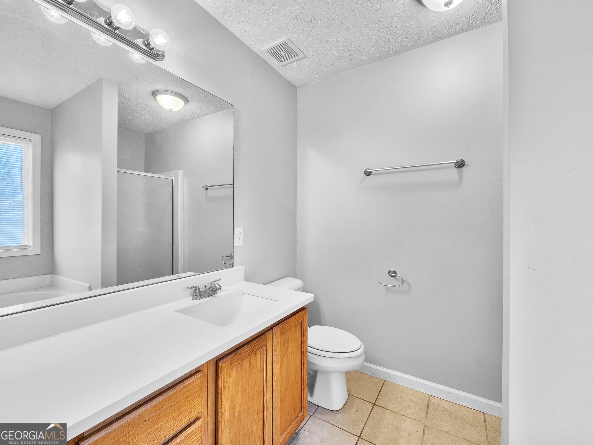 4 bedroom, 3 bathroom, 3,356 sq ft single family residence for rent at 25 Haywood Court, Covington, GA 30016 for $1,995 a month — photo 8