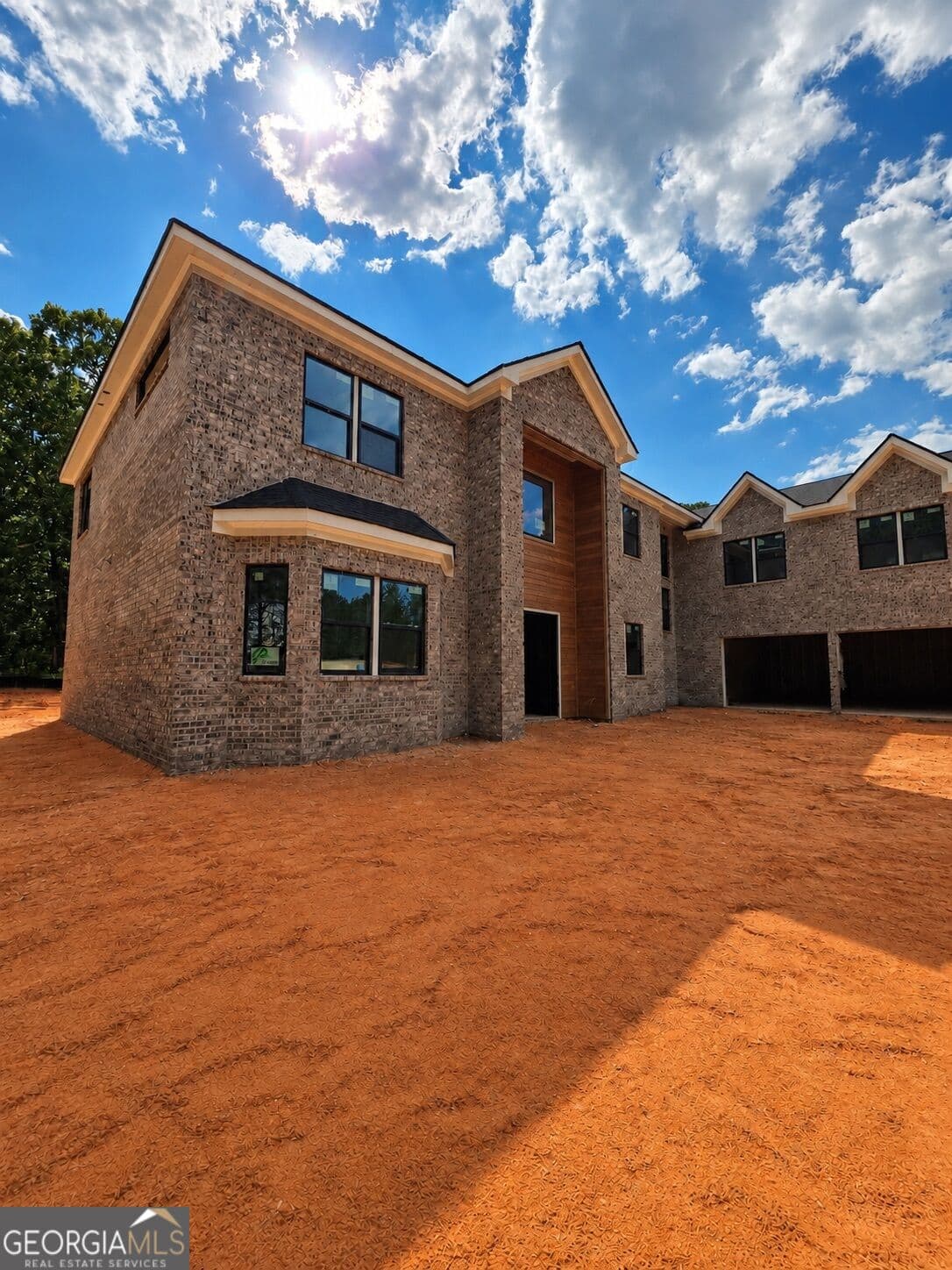 6 bedroom, 5.5 bathroom single family residence for sale at 899 Artistry Way, Fairburn, GA 30213 — photo 2