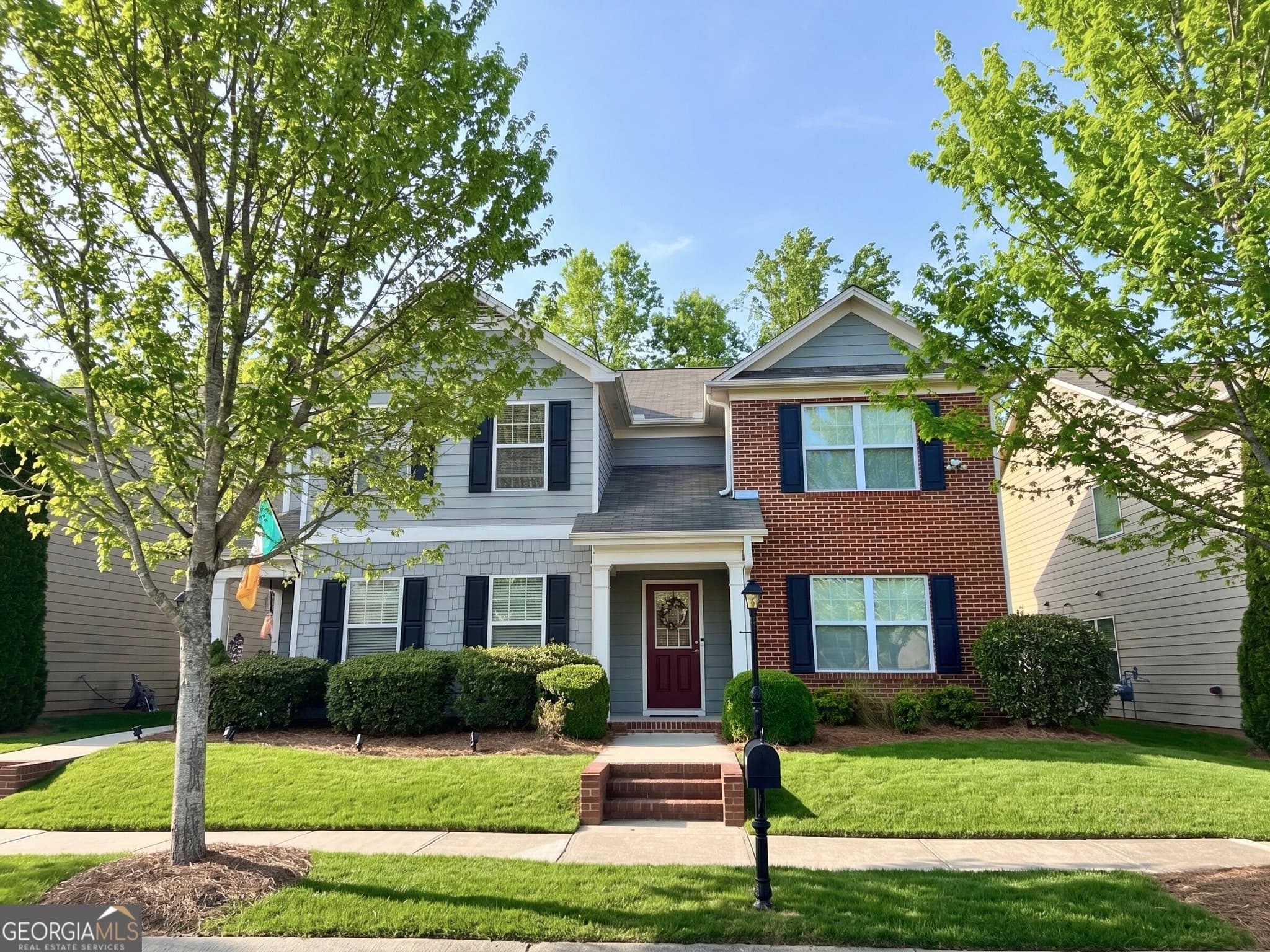 2 bedroom, 2.5 bathroom, 1,764 sq ft townhouse for sale at 527 Cypher Drive, Suwanee, GA 30024 — photo 1 of 57