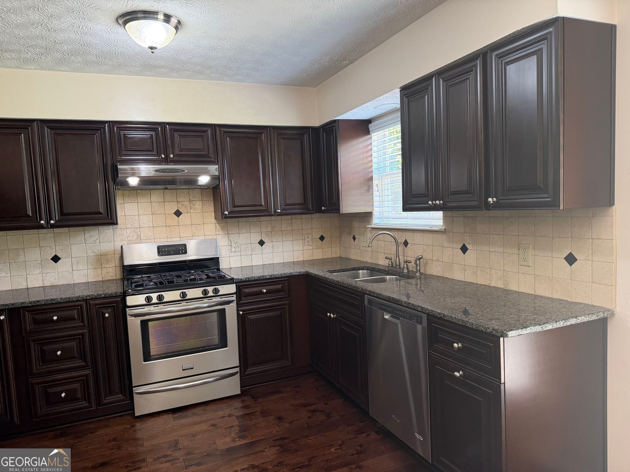 3 bedroom, 2.5 bathroom single family residence for rent at 4654 Hampton, Marietta, GA 30068 for $3,000 a month — photo 2