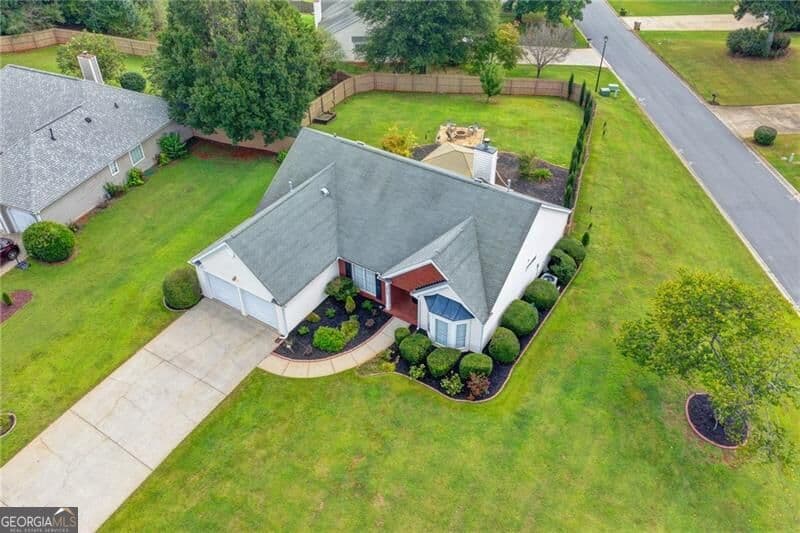 3 bedroom, 2 bathroom, 2,190 sq ft single family residence for sale at 5810 Tallantworth Crossing, Cumming, GA 30040 — photo 2