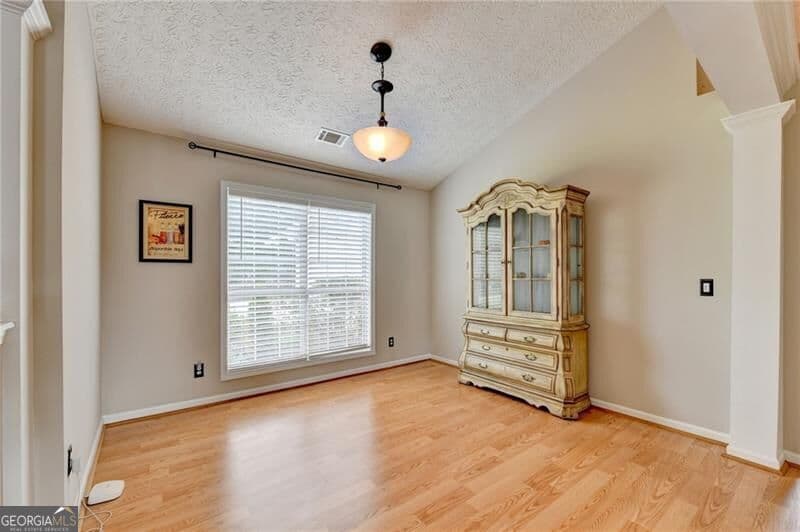 3 bedroom, 2 bathroom, 2,190 sq ft single family residence for sale at 5810 Tallantworth Crossing, Cumming, GA 30040 — photo 7