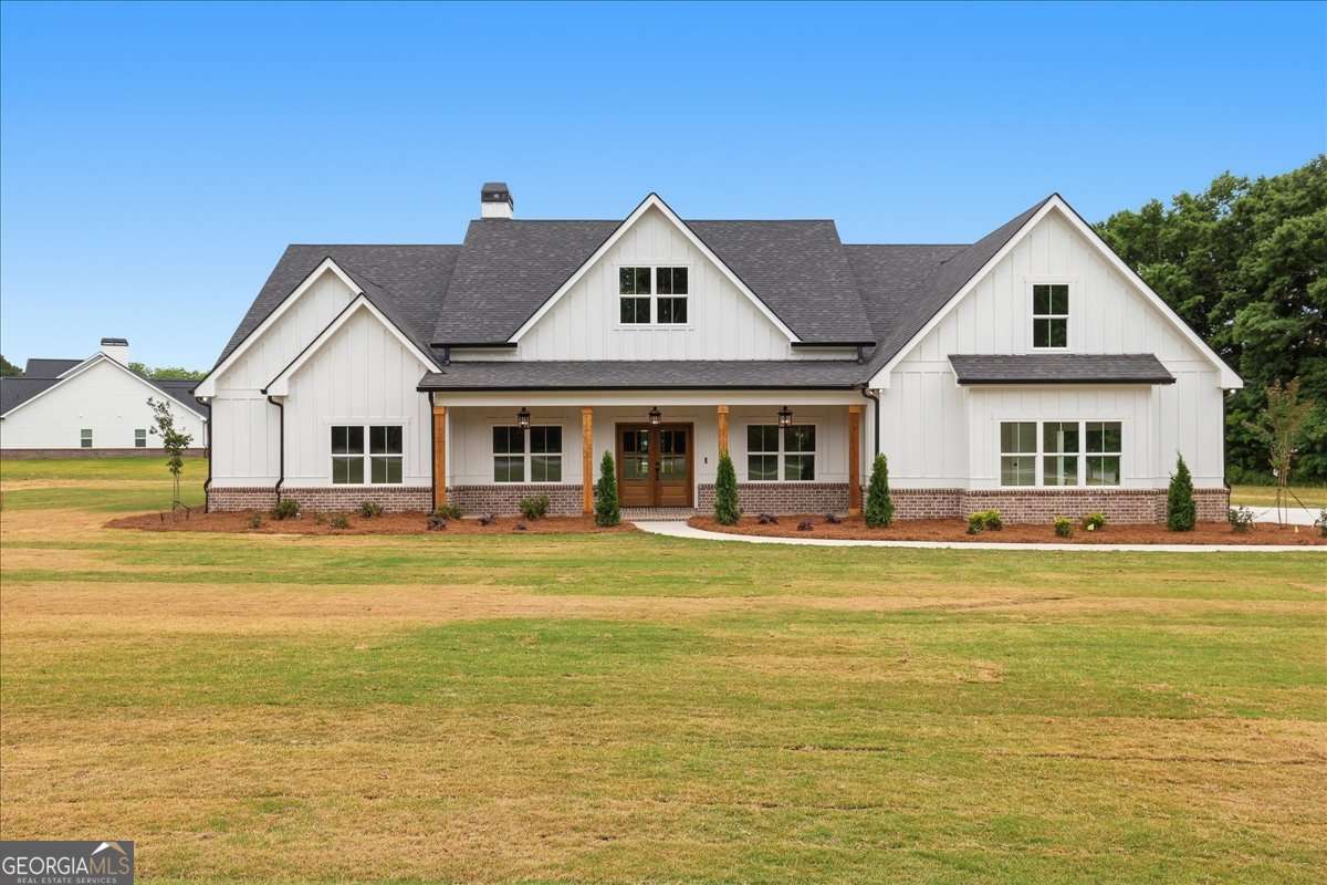 5 bedroom, 4.5 bathroom, 4,000 sq ft single family residence for sale at 1217 Pleasant Valley Road, Monroe, GA 30655 — photo 2