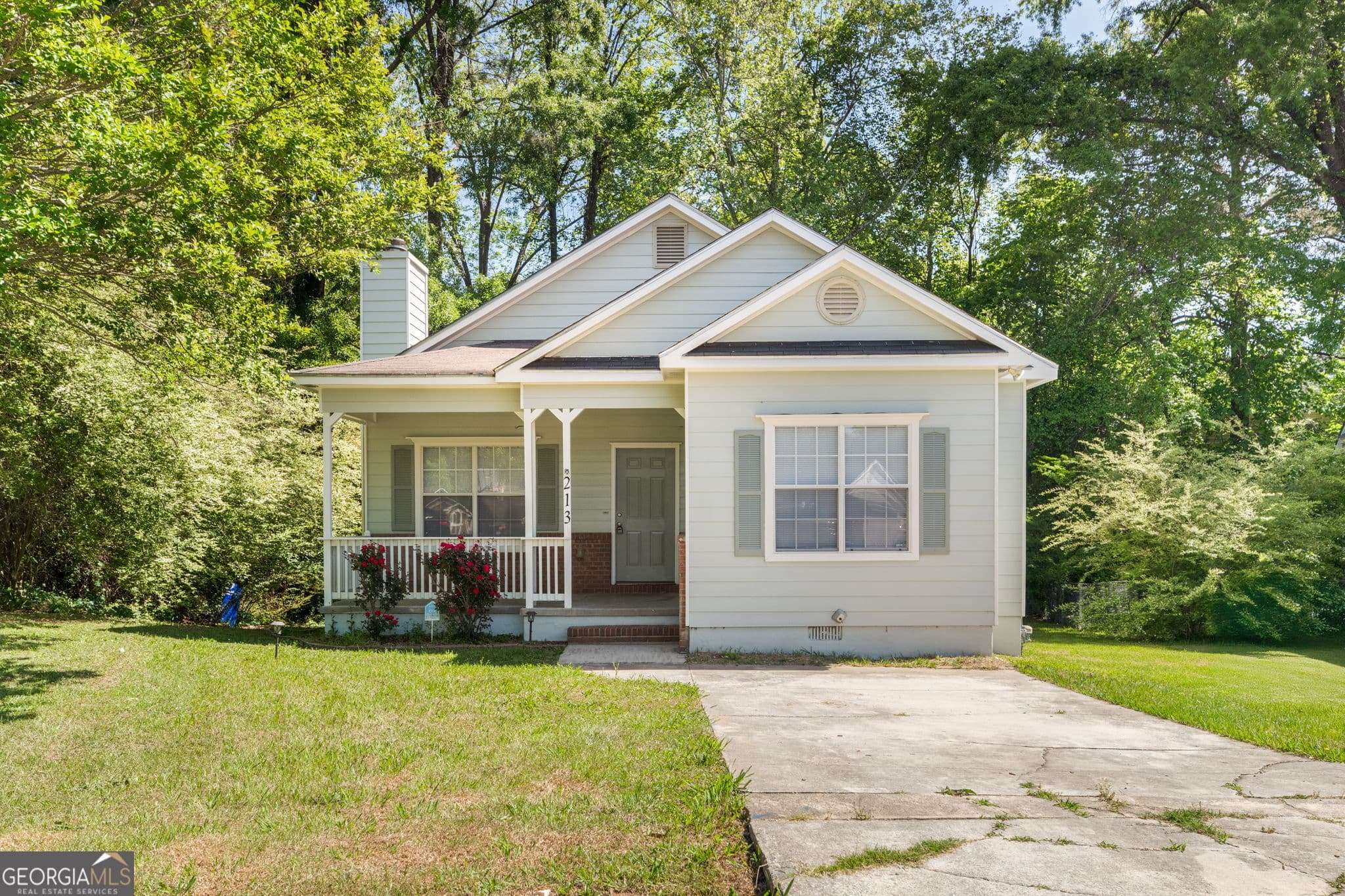 3 bedroom, 2 bathroom, 1,268 sq ft single family residence for sale at 213 Parklane Court, Macon, GA 31220