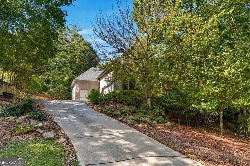6 bedroom, 4.5 bathroom single family residence for sale at 3725 River Club Drive, Cumming, GA 30041 — photo 4