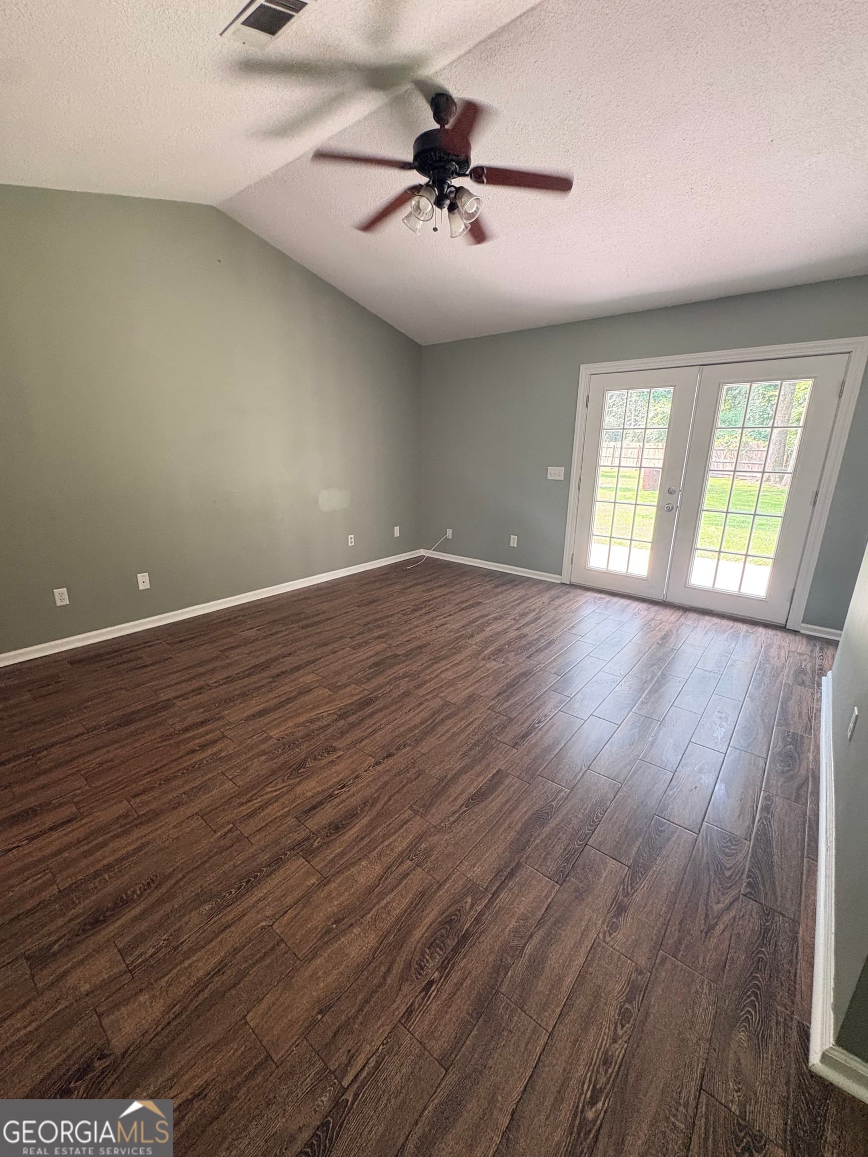 3 bedroom, 2 bathroom, 1,527 sq ft single family residence for rent at 112 Boxwood Court, Kingsland, GA 31548 for $2,150 a month — photo 10
