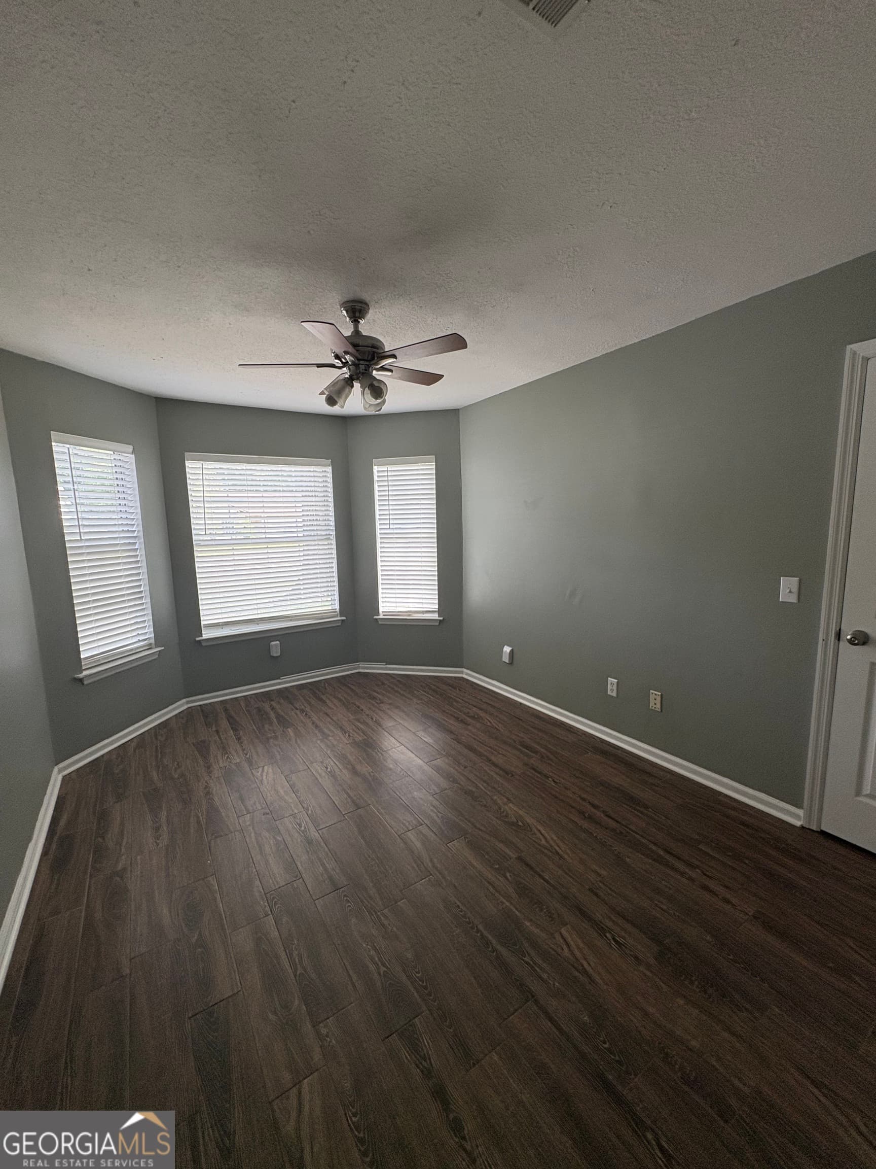 3 bedroom, 2 bathroom, 1,527 sq ft single family residence for rent at 112 Boxwood Court, Kingsland, GA 31548 for $2,150 a month — photo 4