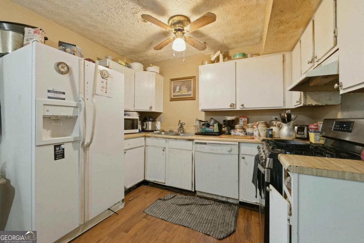 3 bedroom, 2 bathroom, 1,196 sq ft single family residence for sale at 3957 Brookstone Court, Ellenwood, GA 30294 — photo 10