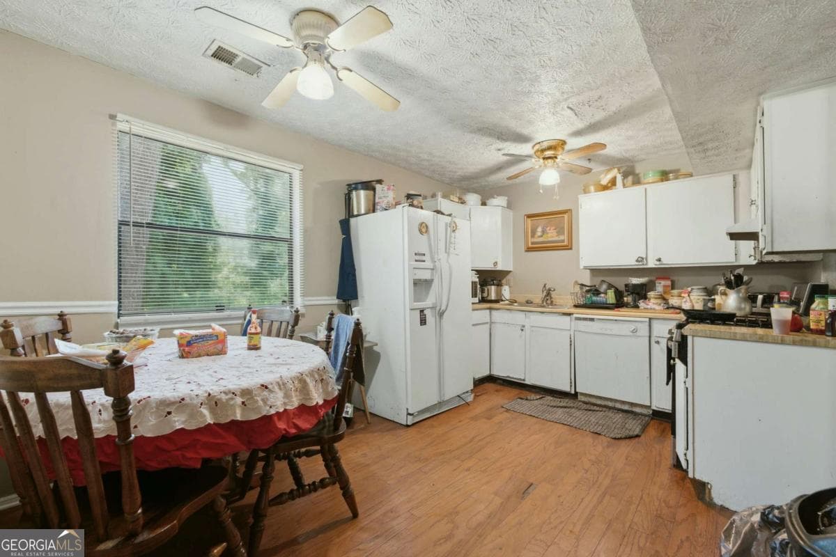 3 bedroom, 2 bathroom, 1,196 sq ft single family residence for sale at 3957 Brookstone Court, Ellenwood, GA 30294 — photo 8