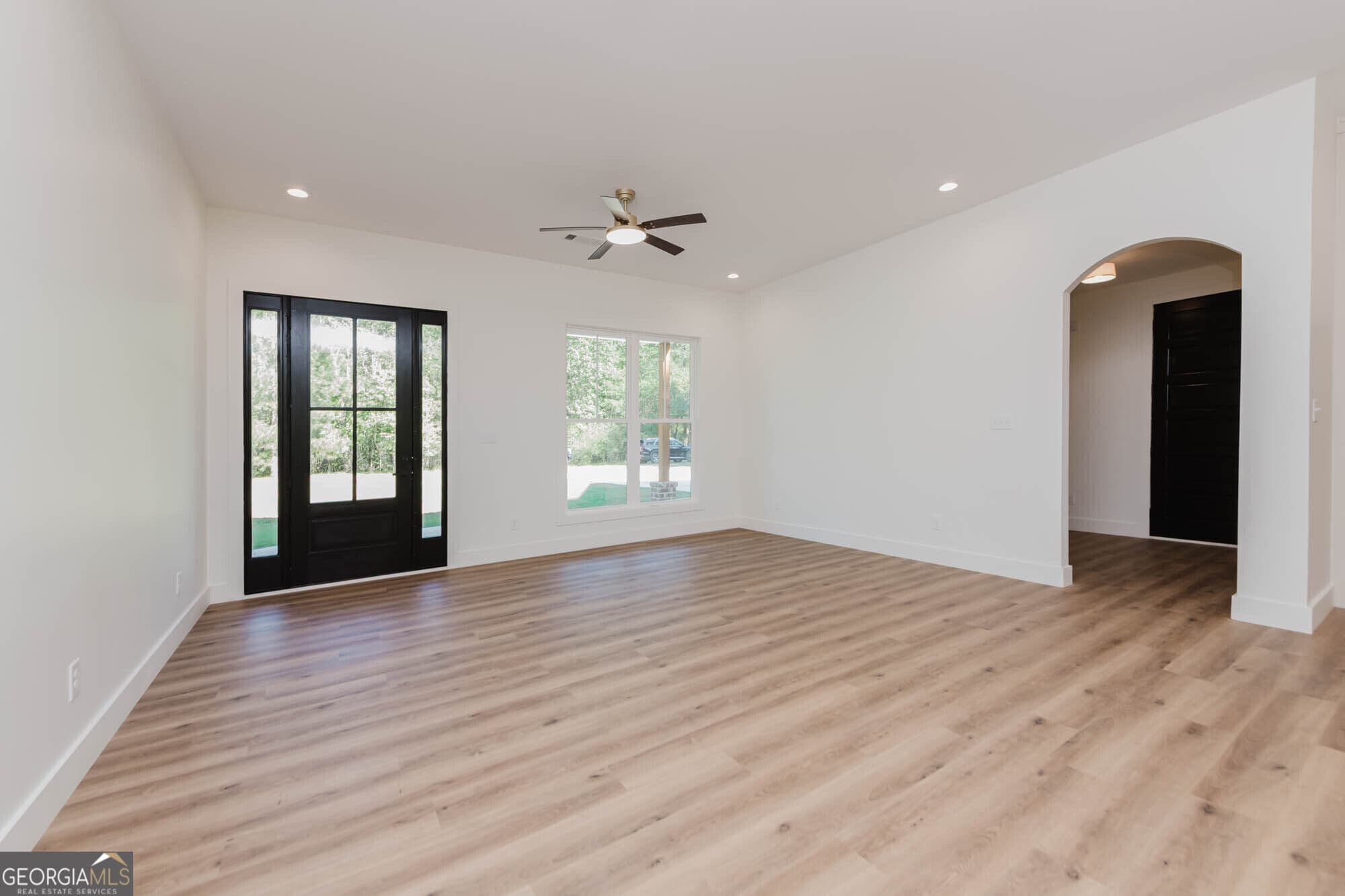 3 bedroom, 2 bathroom, 1,825 sq ft single family residence for sale at 20 Peri Drive, Hawkinsville, GA 31036 — photo 2