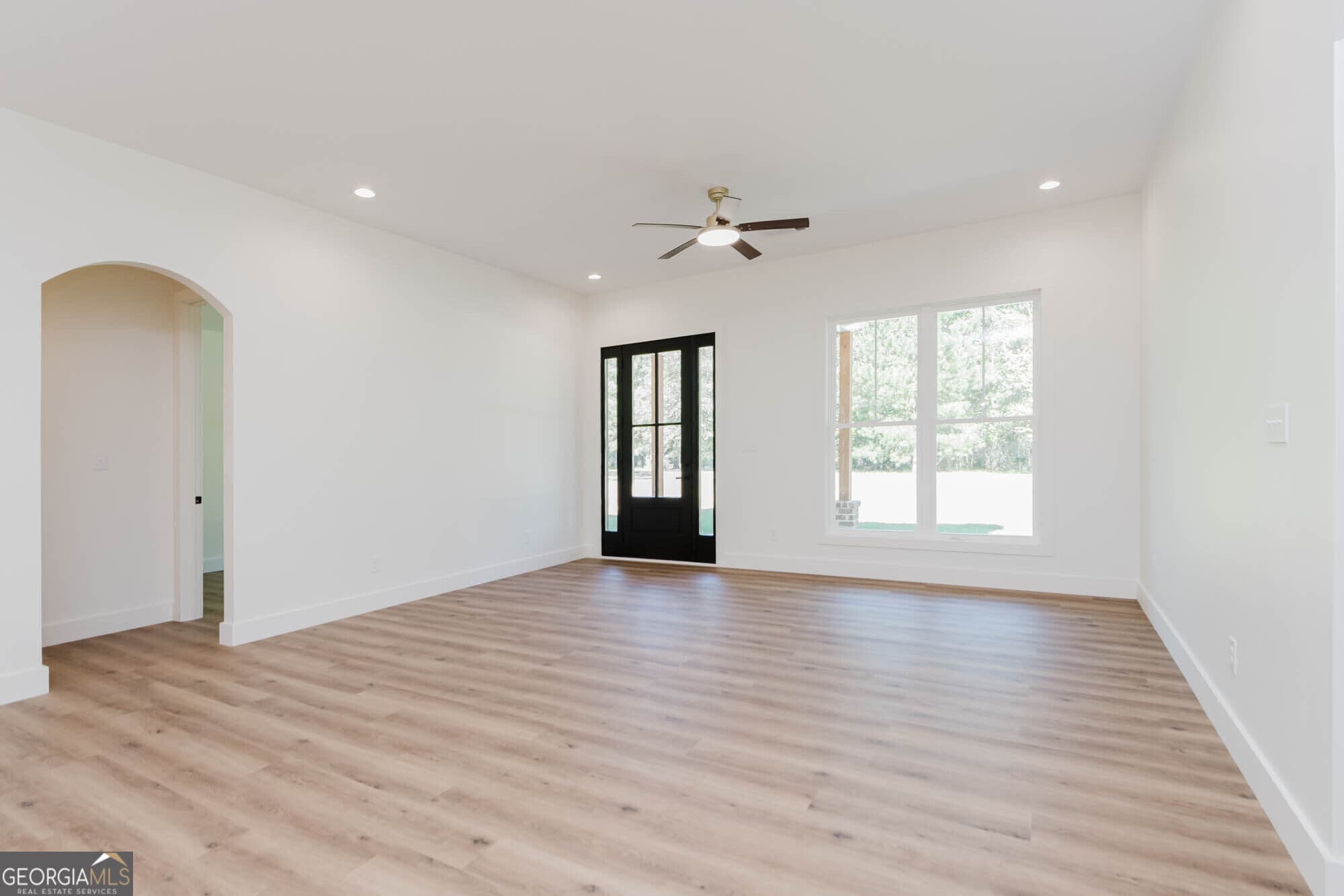 3 bedroom, 2 bathroom, 1,825 sq ft single family residence for sale at 20 Peri Drive, Hawkinsville, GA 31036 — photo 3