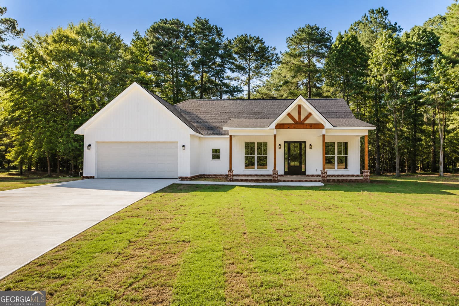 3 bedroom, 2 bathroom, 1,825 sq ft single family residence for sale at 20 Peri Drive, Hawkinsville, GA 31036