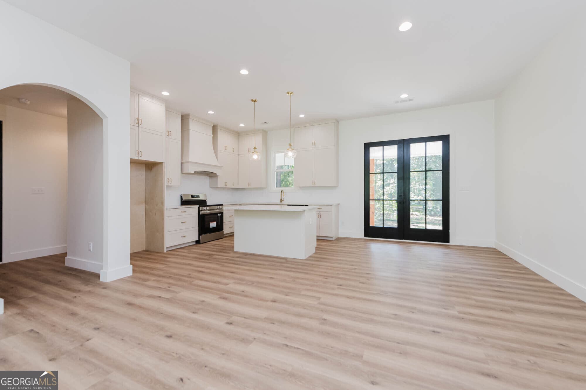 3 bedroom, 2 bathroom, 1,825 sq ft single family residence for sale at 20 Peri Drive, Hawkinsville, GA 31036 — photo 5