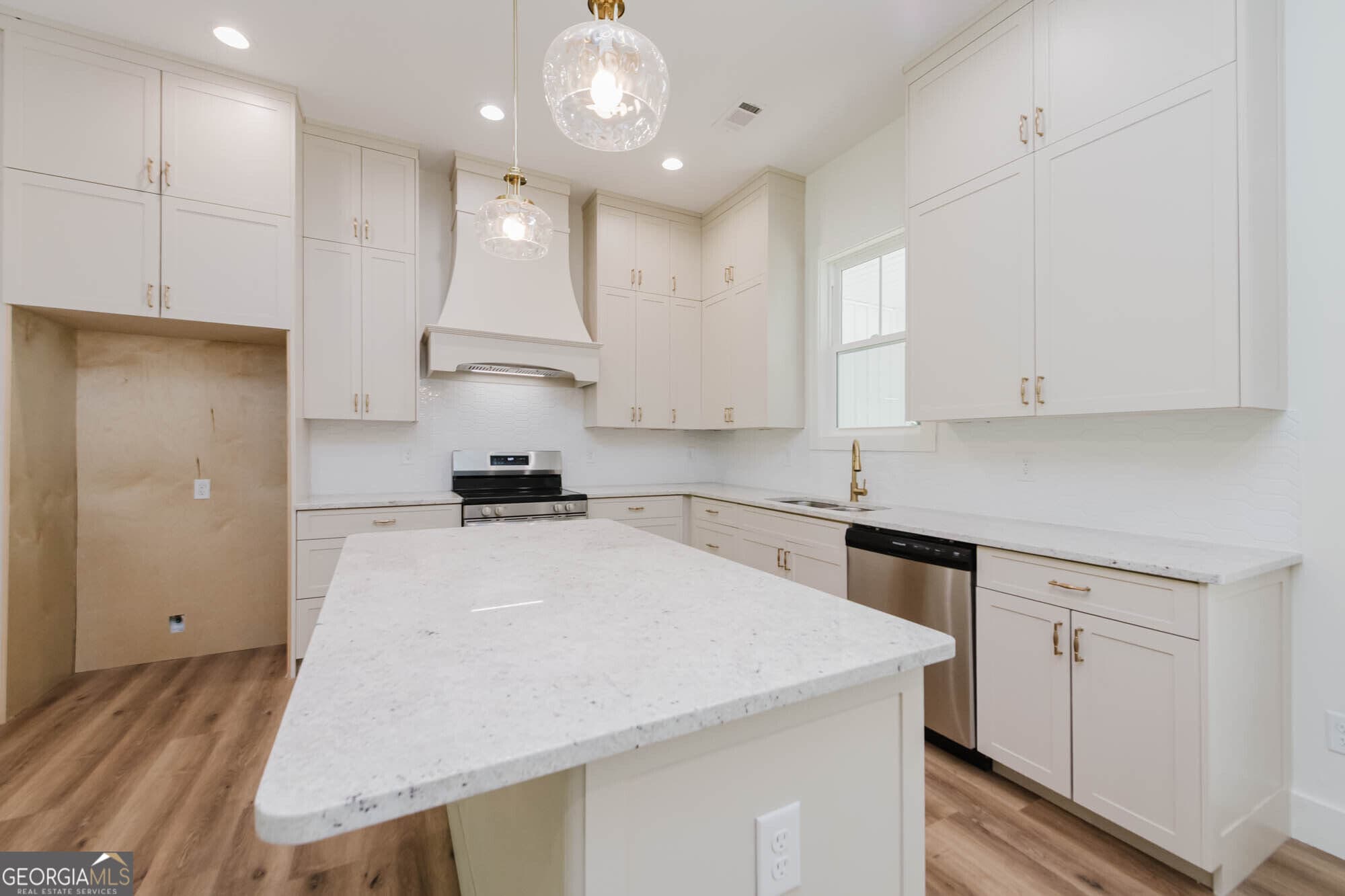 3 bedroom, 2 bathroom, 1,825 sq ft single family residence for sale at 20 Peri Drive, Hawkinsville, GA 31036 — photo 9