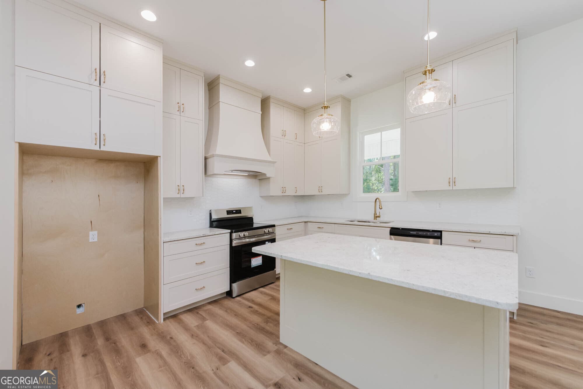 3 bedroom, 2 bathroom, 1,825 sq ft single family residence for sale at 20 Peri Drive, Hawkinsville, GA 31036 — photo 8