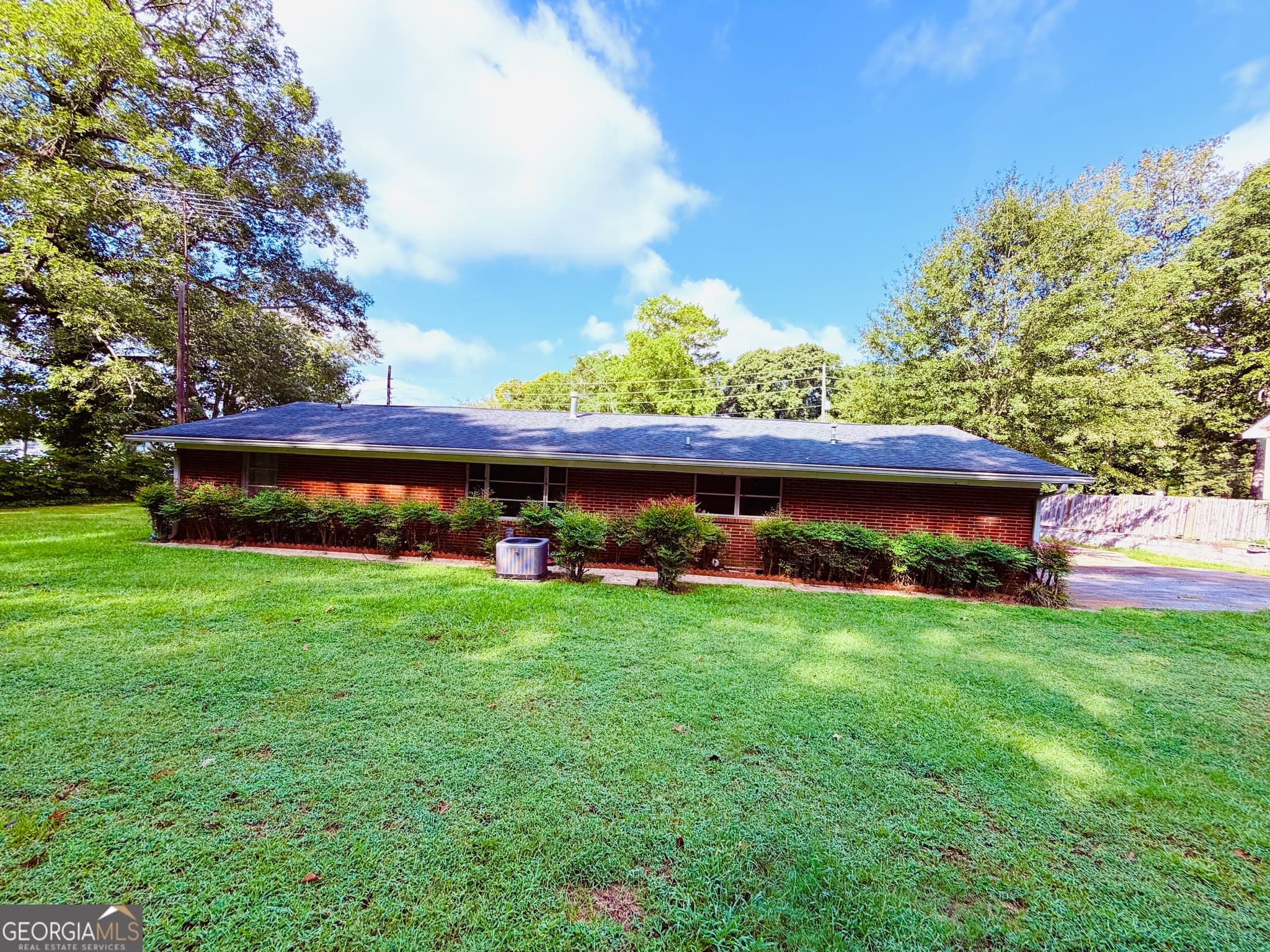 3 bedroom, 2 bathroom, 1,518 sq ft single family residence for sale at 125 Hwy 113, Carrollton, GA 30117 — photo 6