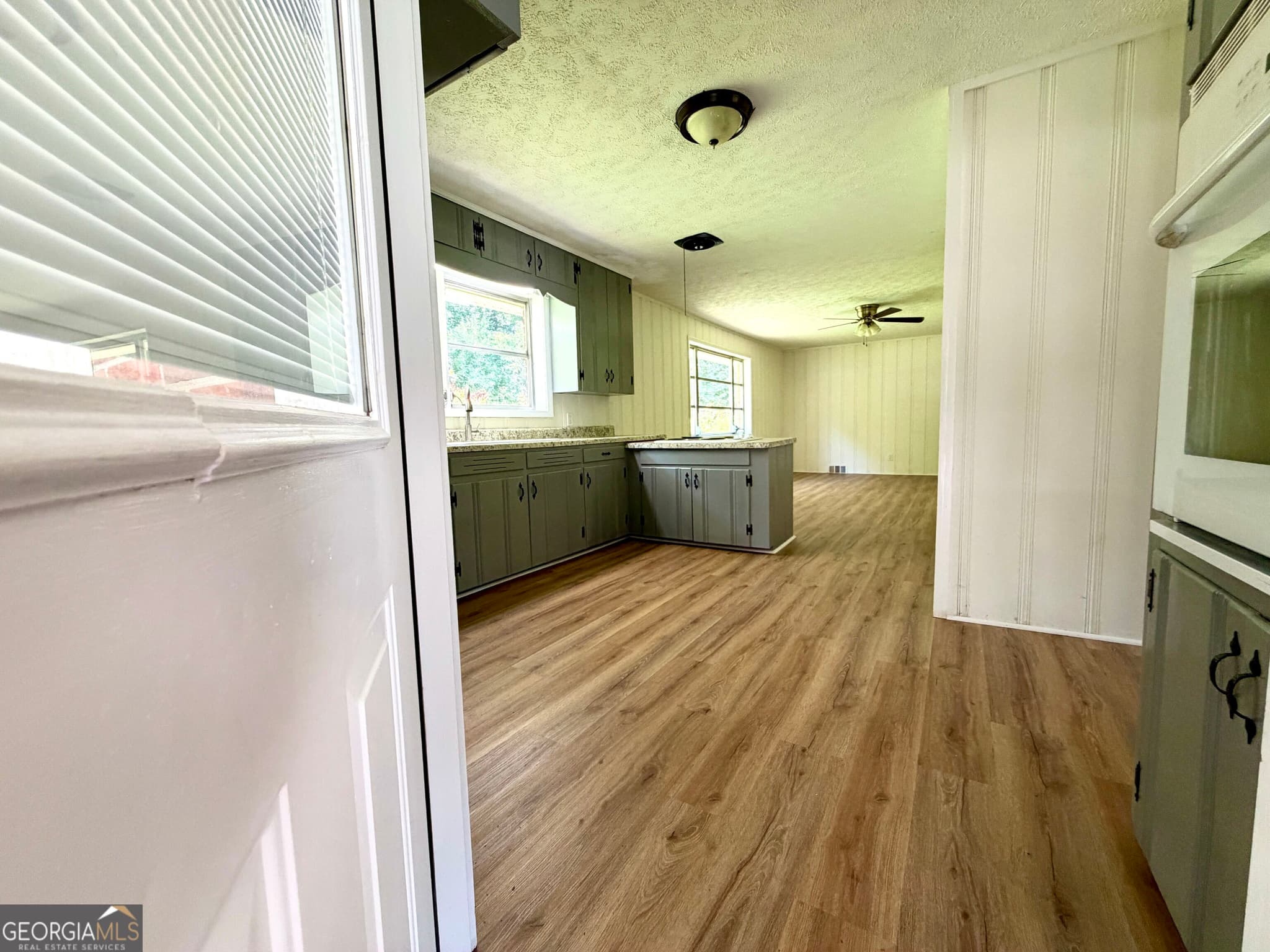 3 bedroom, 2 bathroom, 1,518 sq ft single family residence for sale at 125 Hwy 113, Carrollton, GA 30117 — photo 8