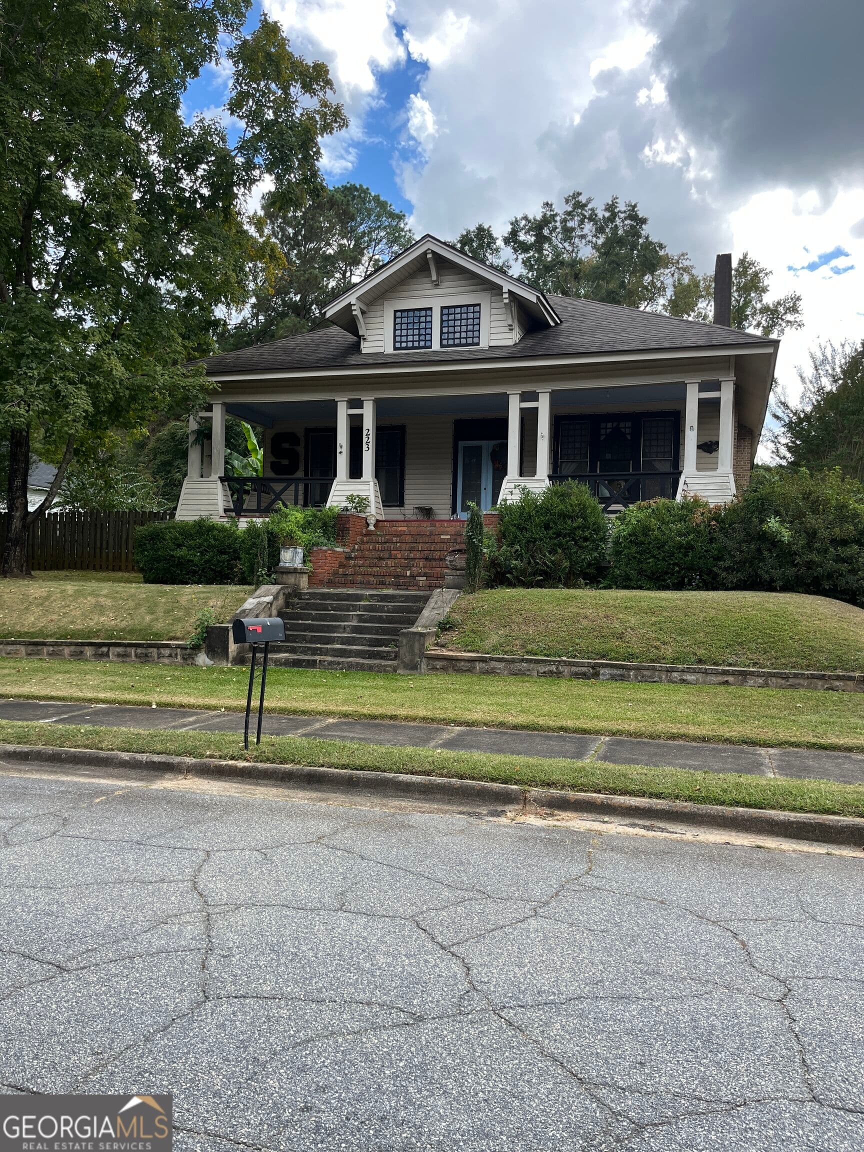3 bedroom, 2.5 bathroom, 2,630 sq ft single family residence for sale at 223 5th Street, Manchester, GA 31816 — photo 4
