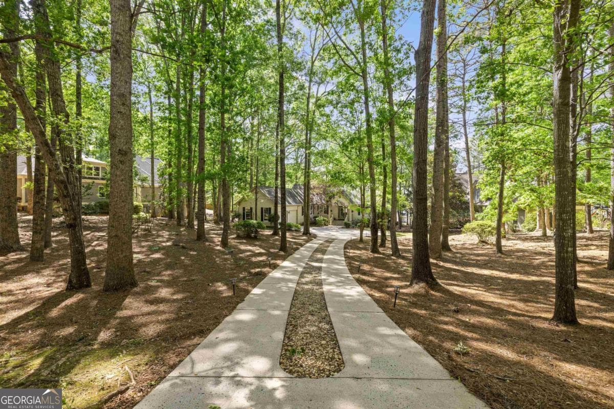 4 bedroom, 3.5 bathroom single family residence for sale at 129 Barrington Hall Drive, Eatonton, GA 31024 — photo 2