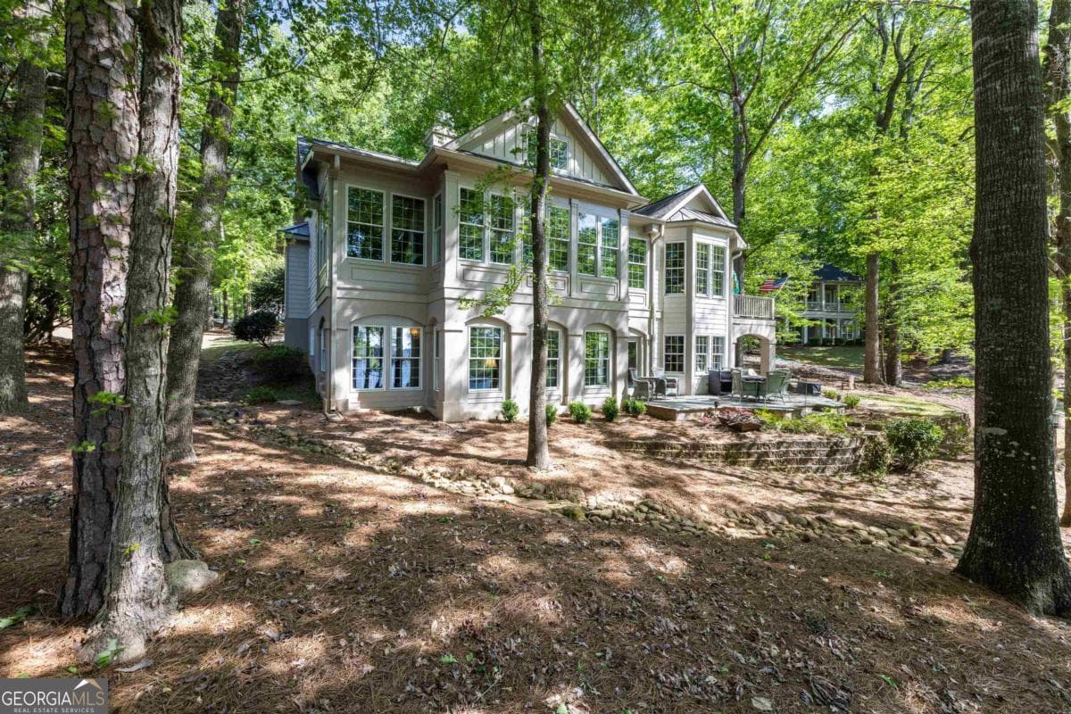 4 bedroom, 3.5 bathroom single family residence for sale at 129 Barrington Hall Drive, Eatonton, GA 31024 — photo 4