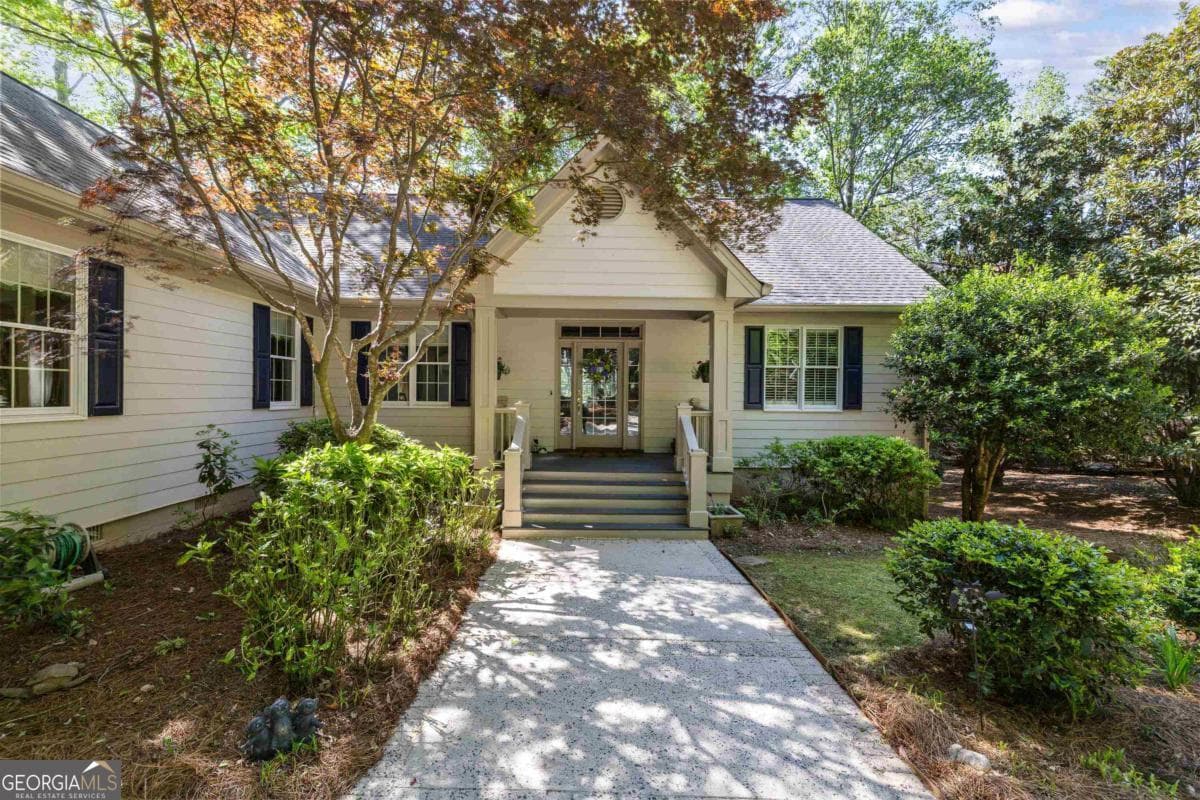 4 bedroom, 3.5 bathroom single family residence for sale at 129 Barrington Hall Drive, Eatonton, GA 31024 — photo 8