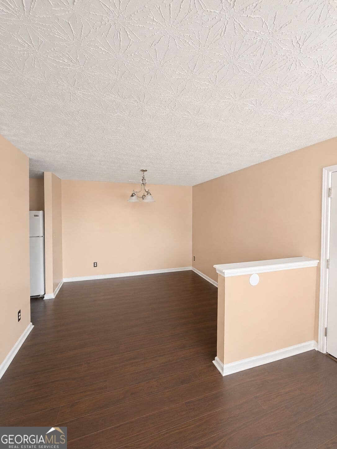 3 bedroom, 2 bathroom, 1,600 sq ft condominium for sale at 10301 Fairington Ridge Circle 10301, Lithonia, GA 30038 — photo 2