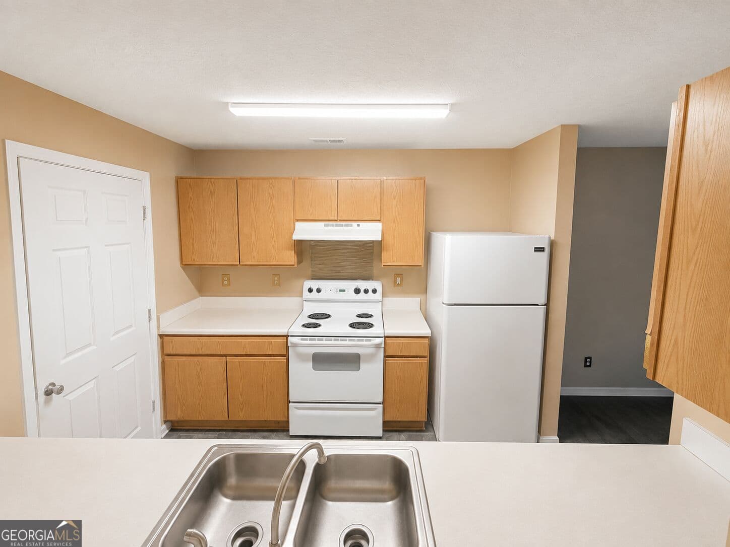 3 bedroom, 2 bathroom, 1,600 sq ft condominium for sale at 10301 Fairington Ridge Circle 10301, Lithonia, GA 30038 — photo 3